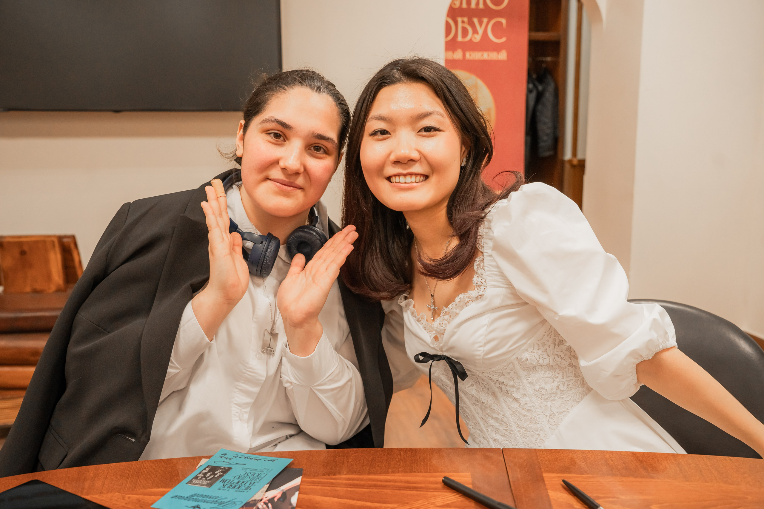 Презентация книги «Человек за бортом», автор София Цой. Репортажный фотограф Анастасия Рубцова