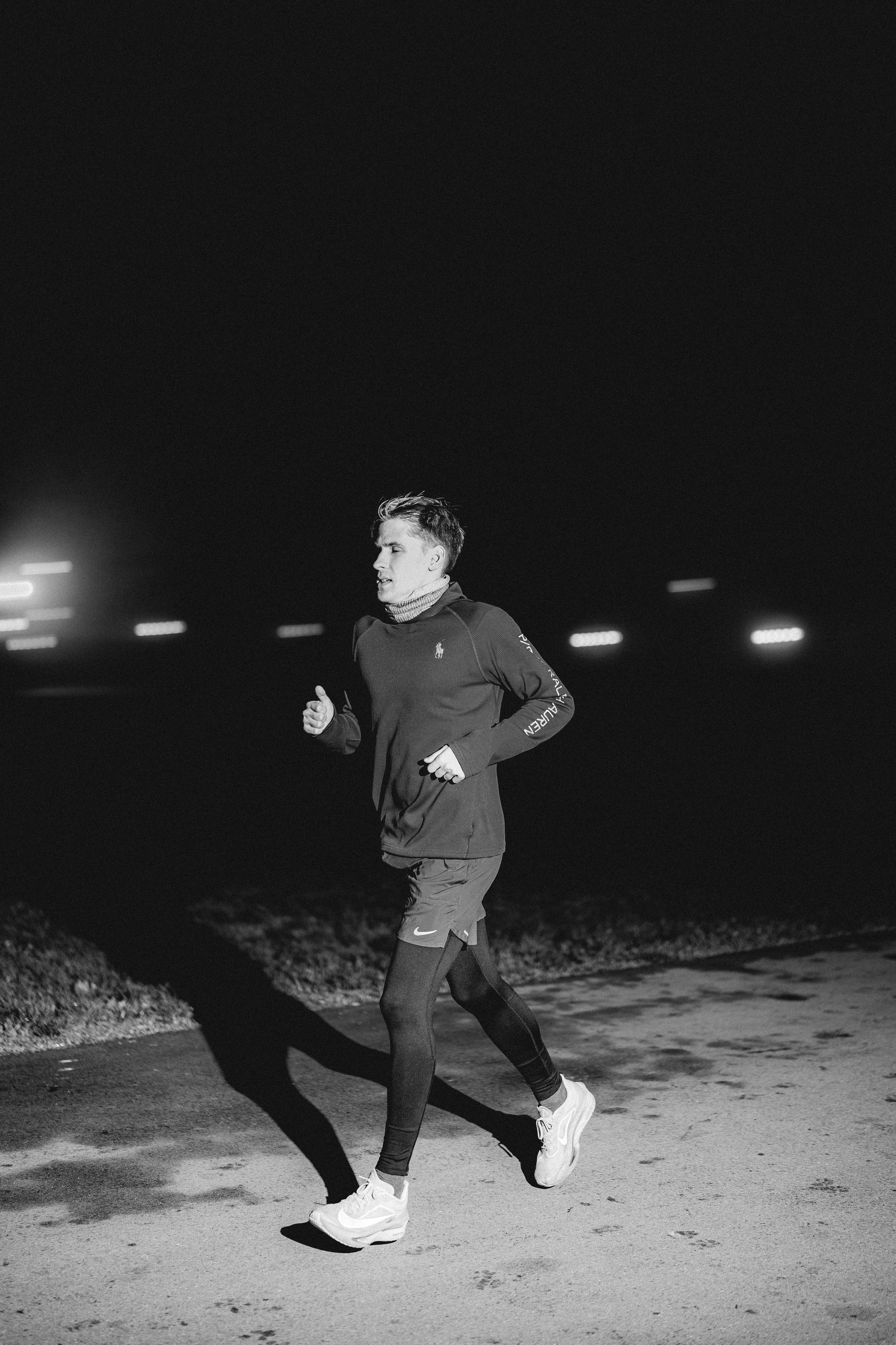 FOGGY EVENING RUNNING. Marina Vasileva — Photographer in Belgrade | Portraits, Events & Brands