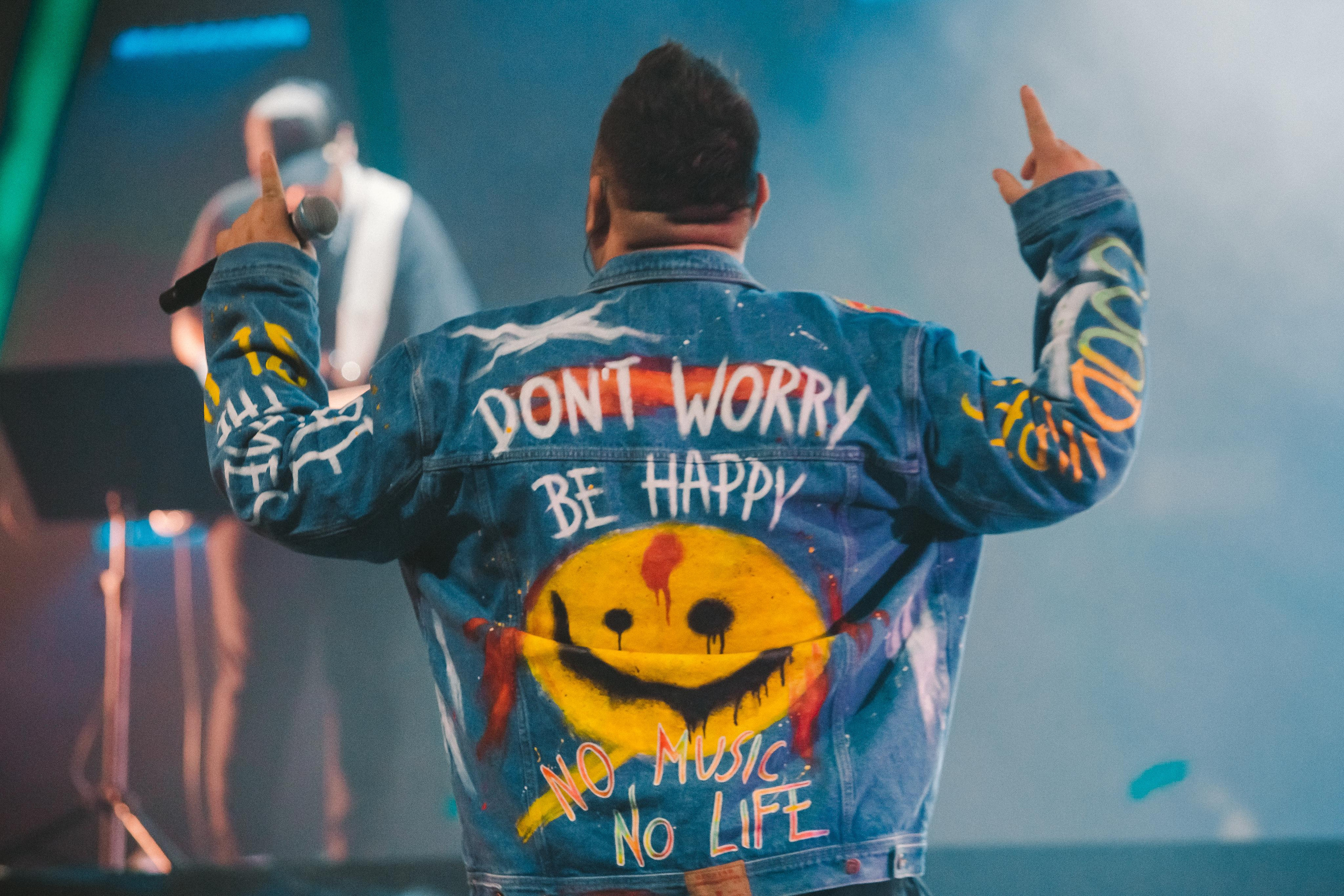 РУКИ ВВЕРХ. Фотограф Сонкина Татьяна