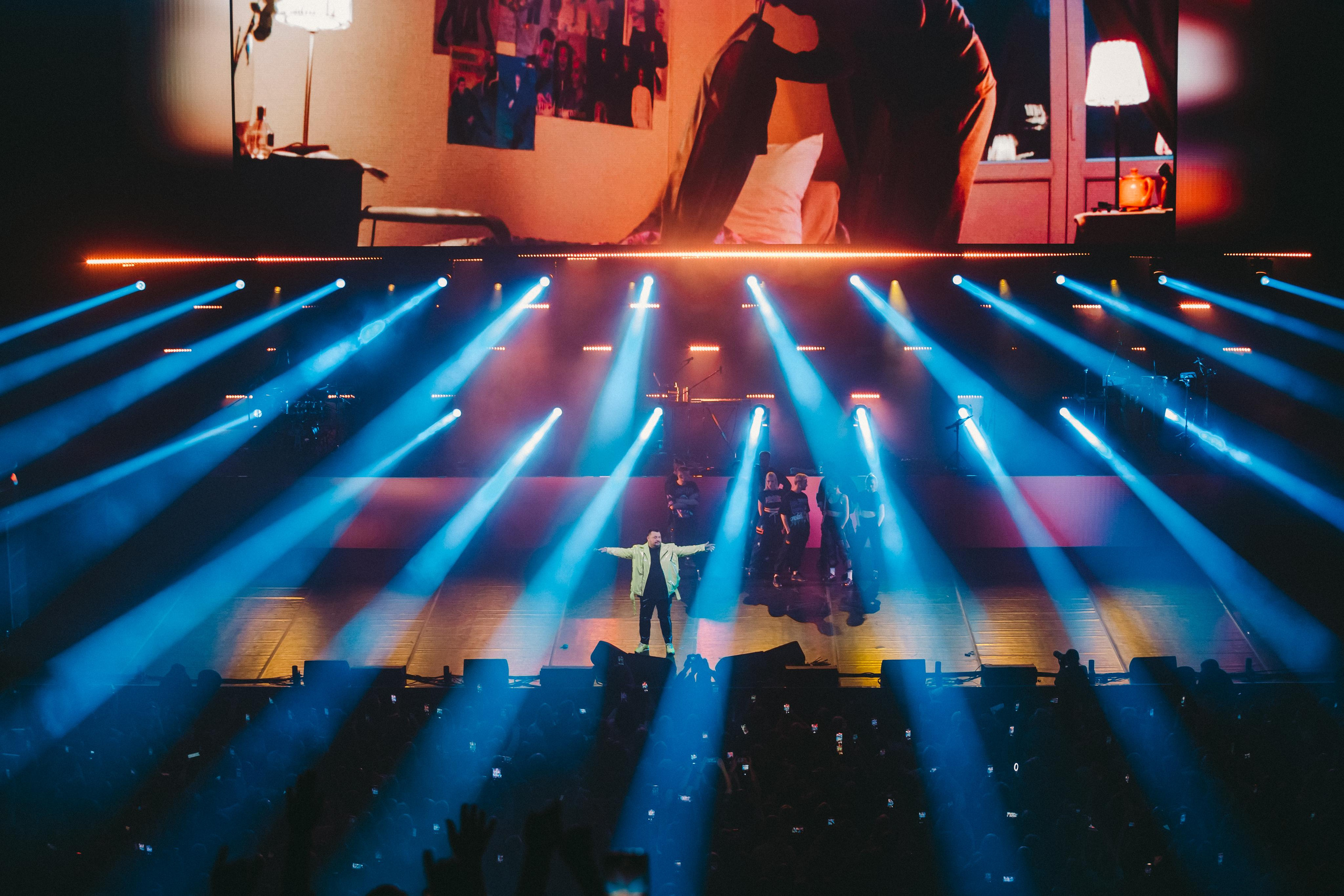 РУКИ ВВЕРХ. Фотограф Сонкина Татьяна