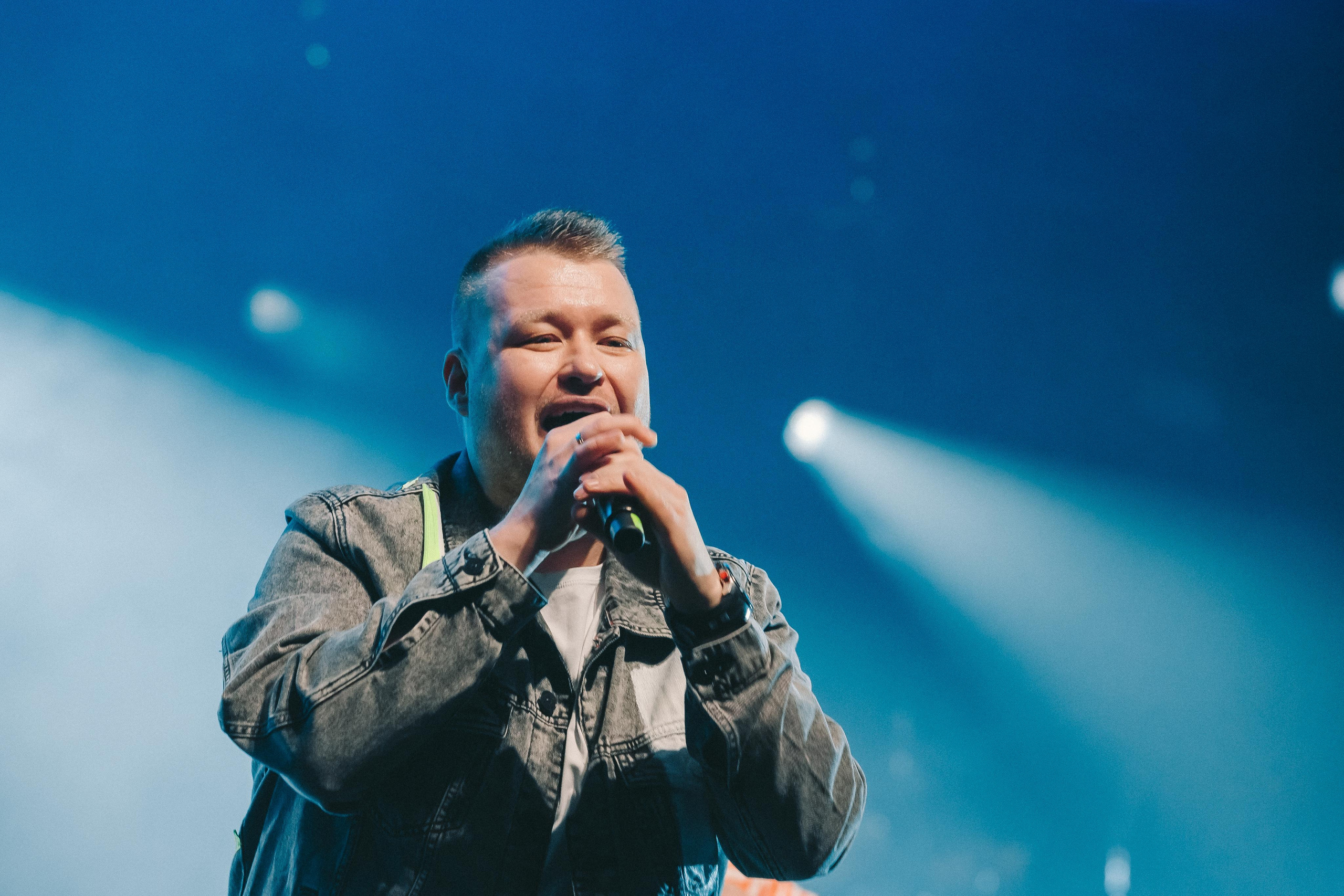 РУКИ ВВЕРХ. Фотограф Сонкина Татьяна