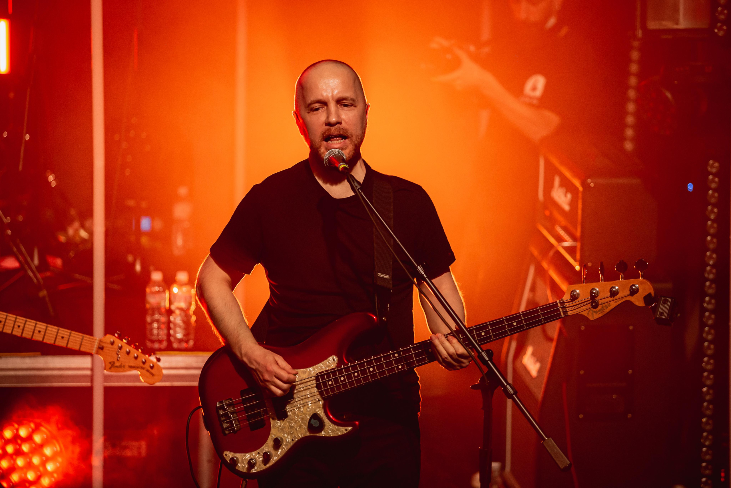 BITING ELBOWS. Photographer Sonkina Tatiana (Tanya Ash)