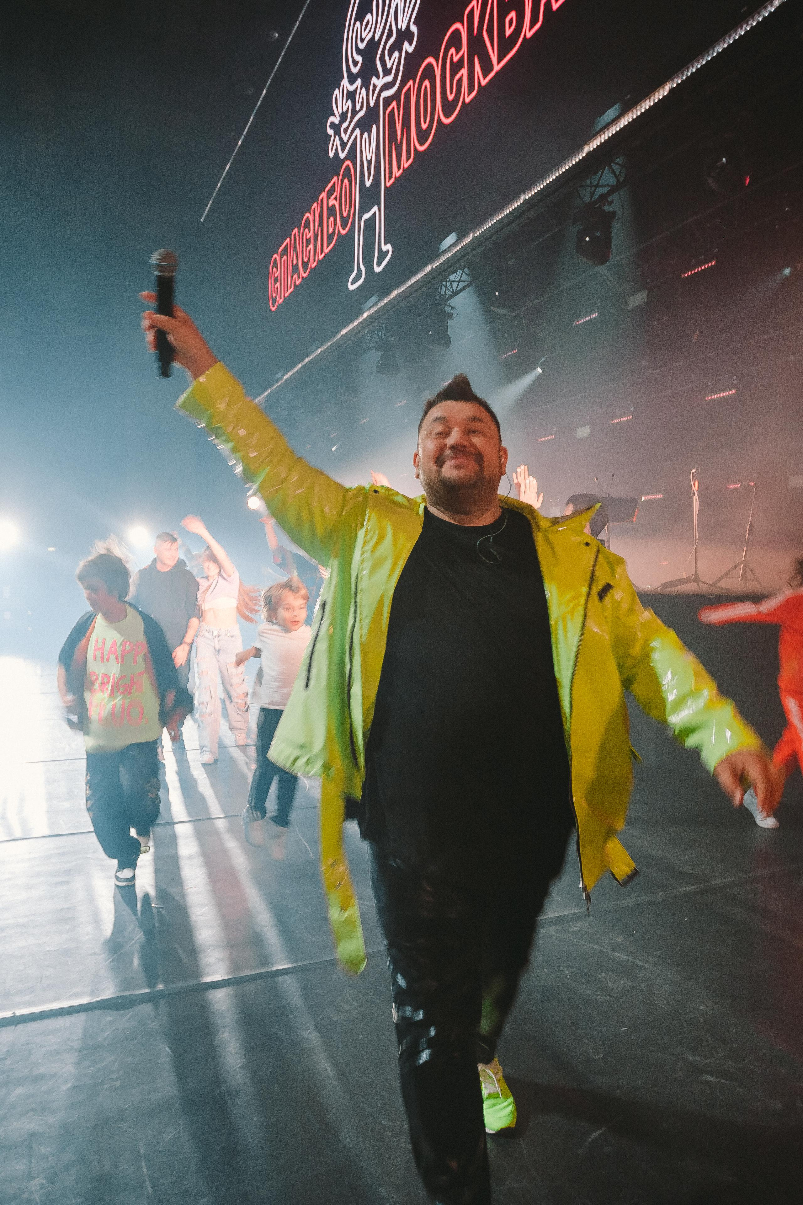 РУКИ ВВЕРХ. Фотограф Сонкина Татьяна