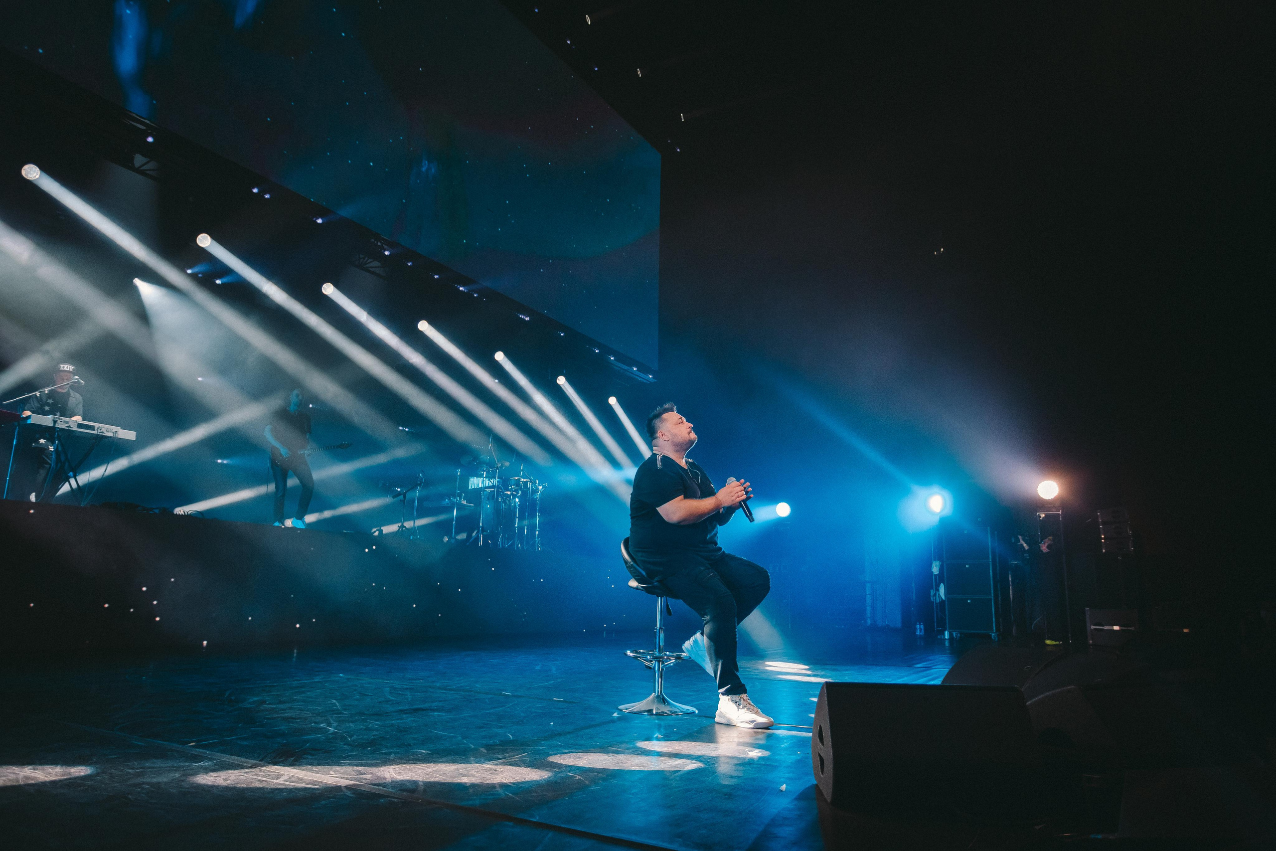 РУКИ ВВЕРХ. Фотограф Сонкина Татьяна