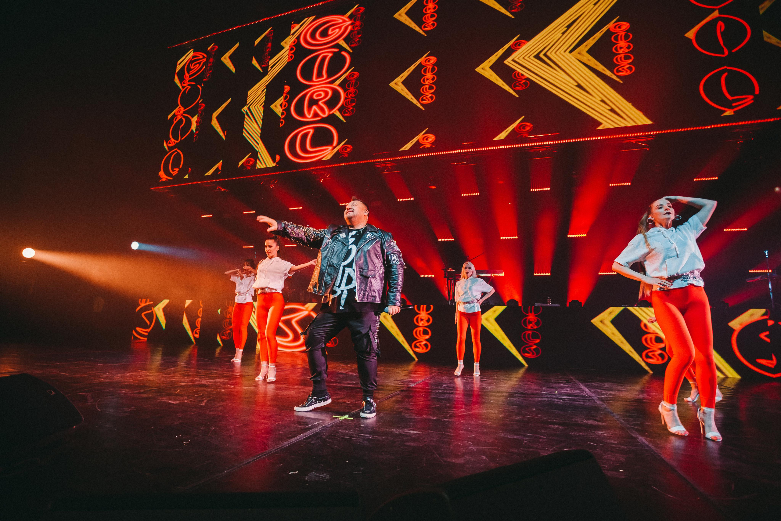 РУКИ ВВЕРХ. Фотограф Сонкина Татьяна