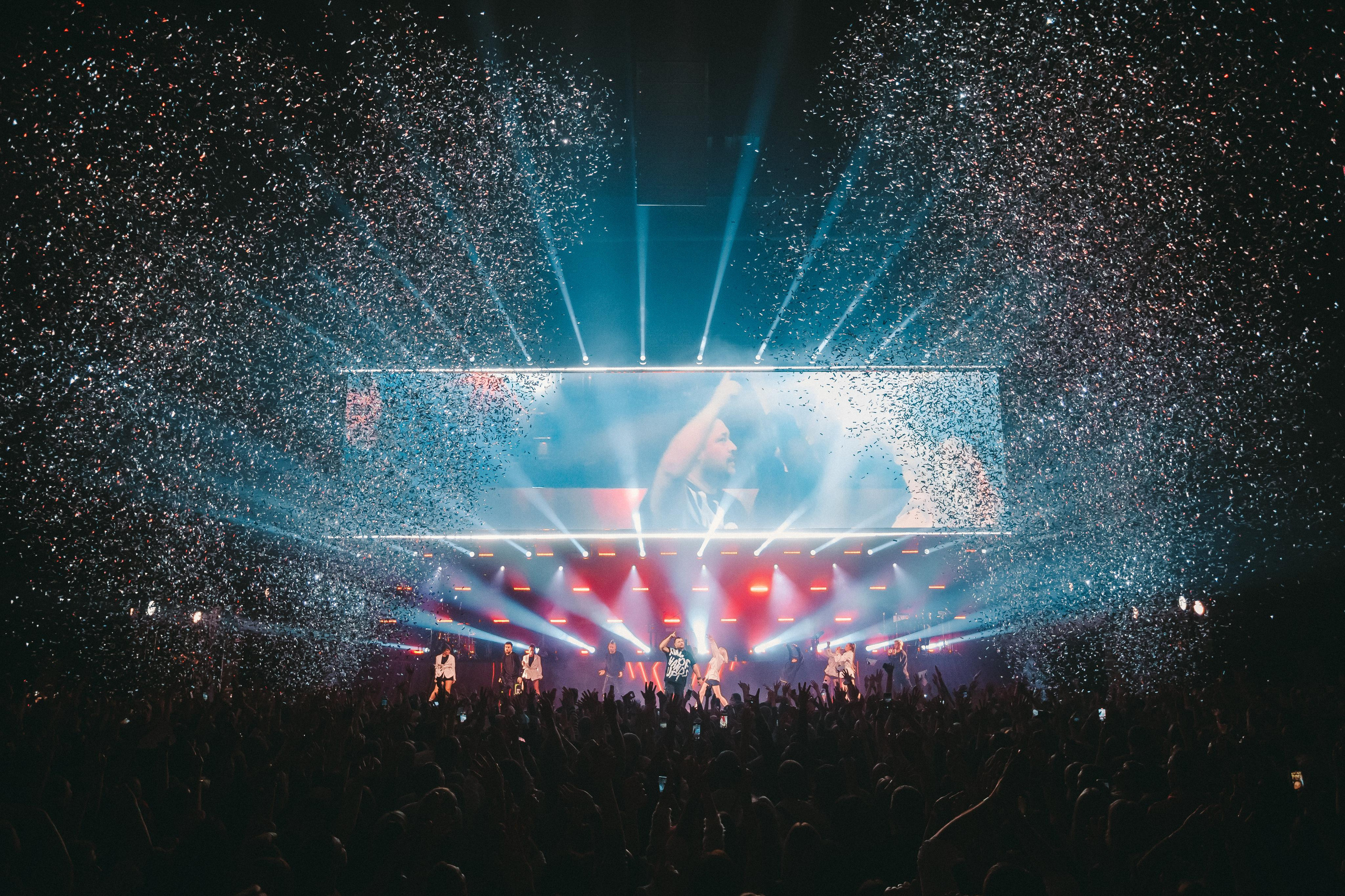 РУКИ ВВЕРХ. Фотограф Сонкина Татьяна