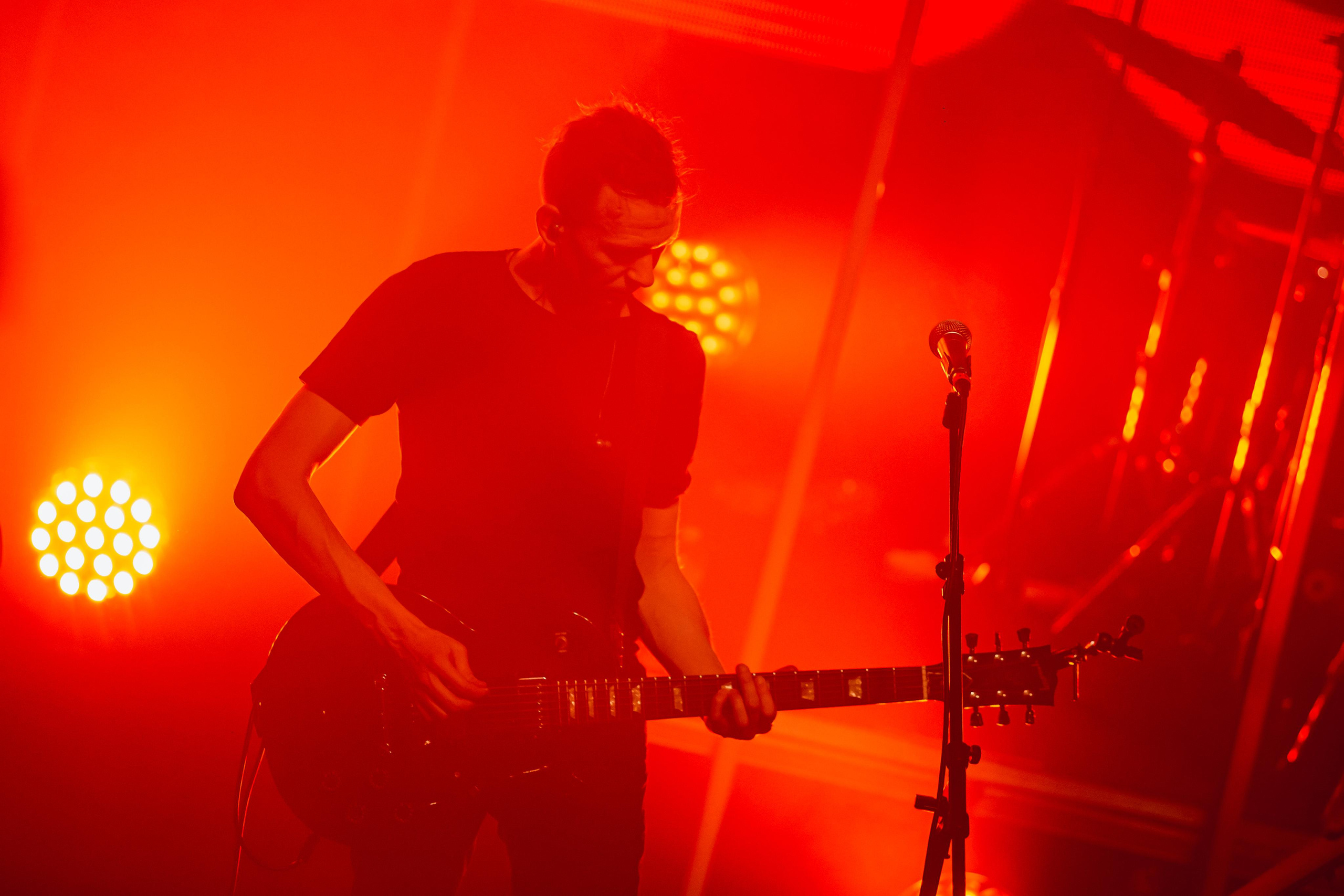 BITING ELBOWS. Photographer Sonkina Tatiana (Tanya Ash)