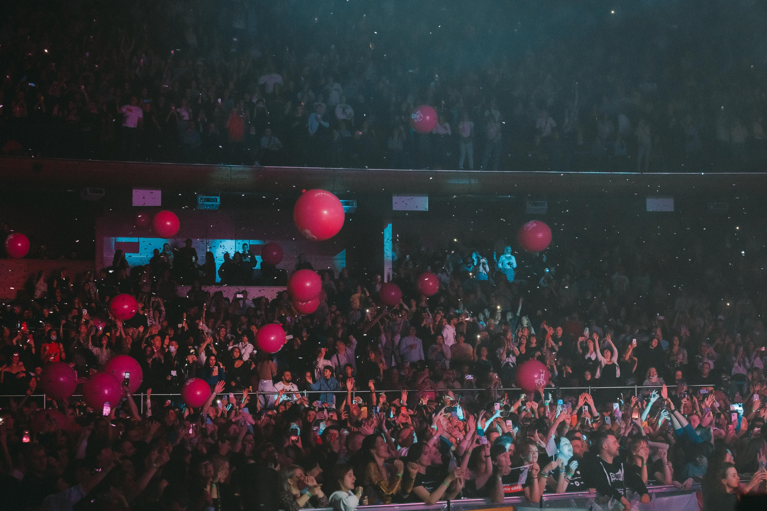 РУКИ ВВЕРХ. Фотограф Сонкина Татьяна