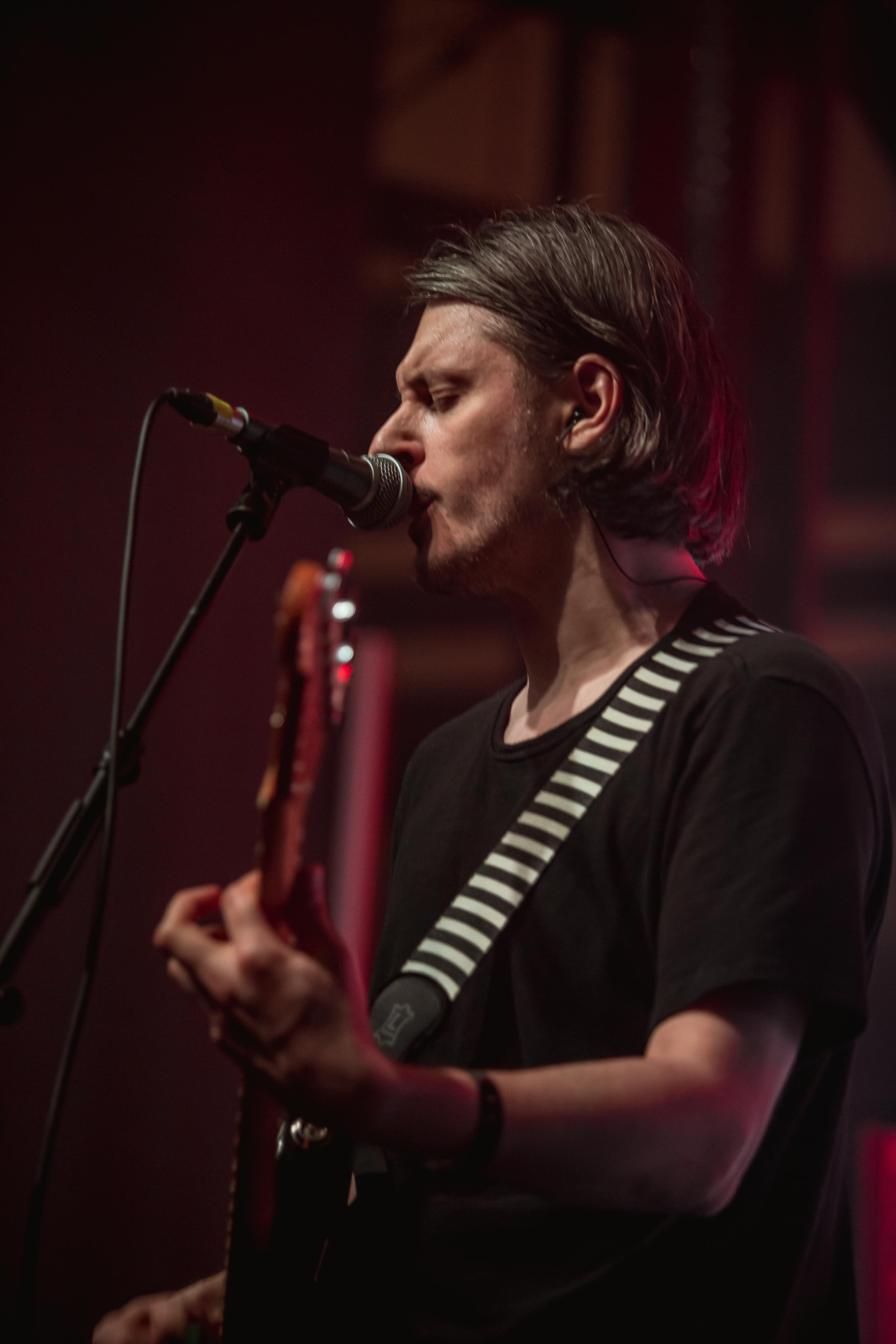 BITING ELBOWS. Photographer Sonkina Tatiana (Tanya Ash)