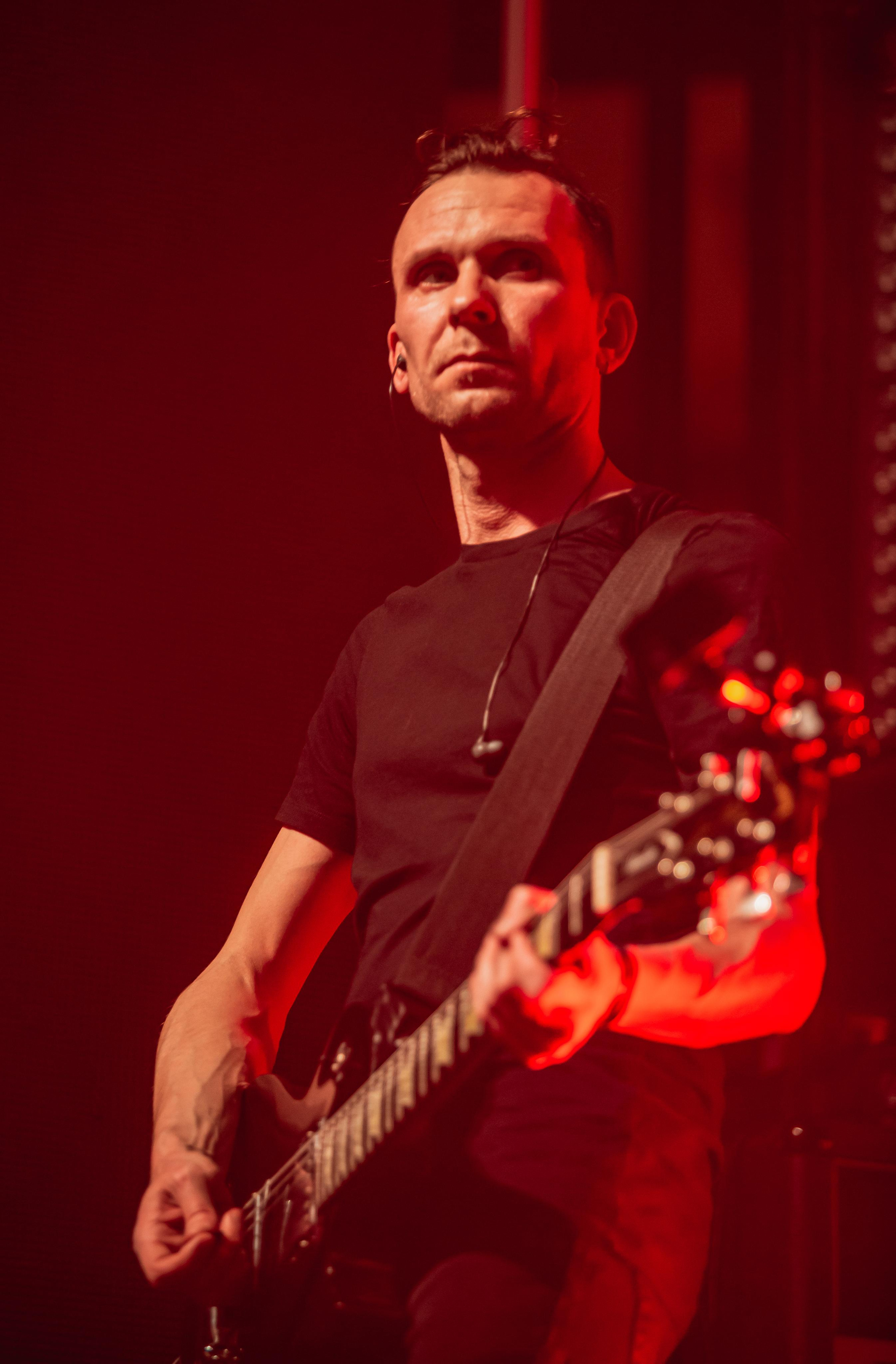 BITING ELBOWS. Photographer Sonkina Tatiana (Tanya Ash)