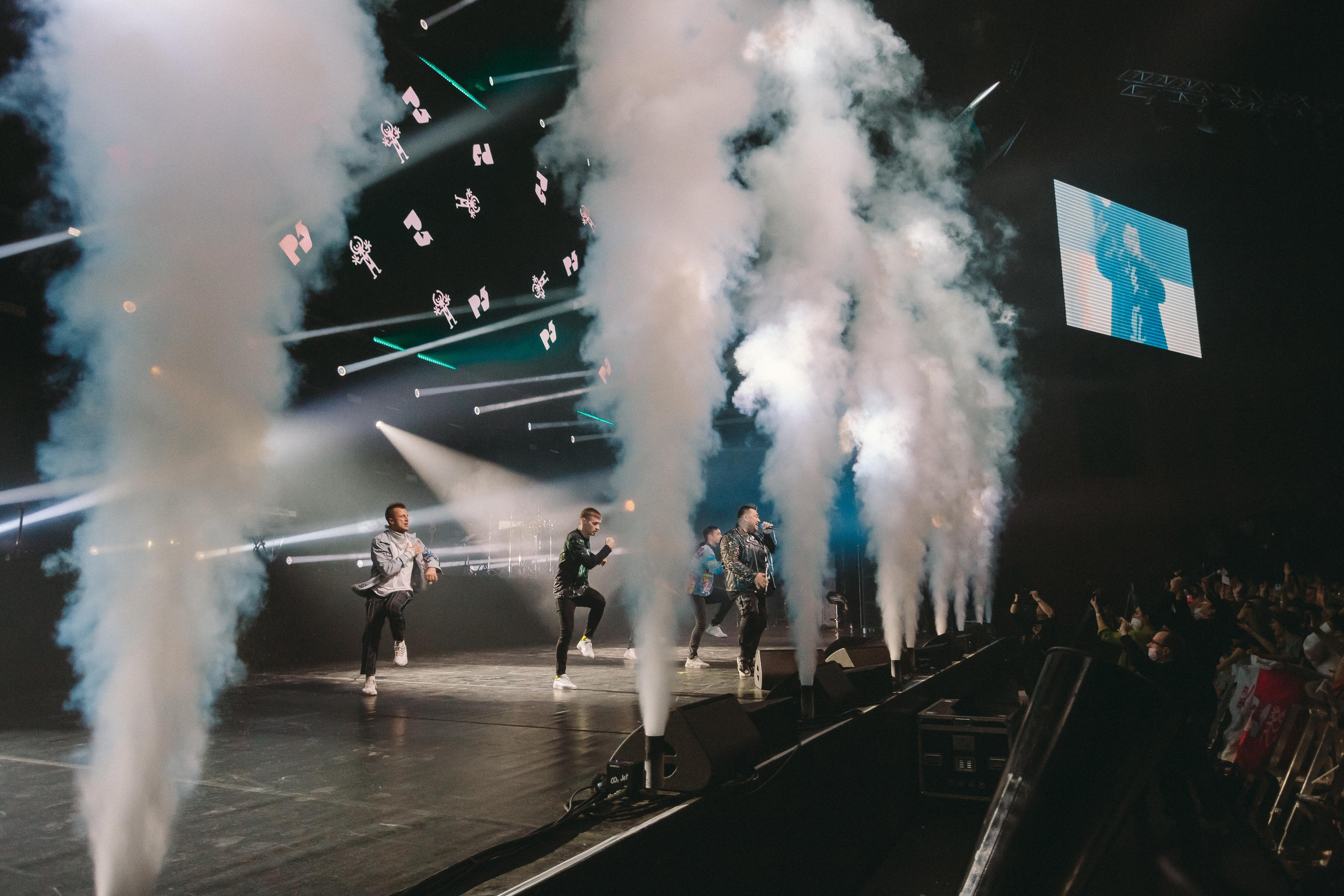 РУКИ ВВЕРХ. Фотограф Сонкина Татьяна