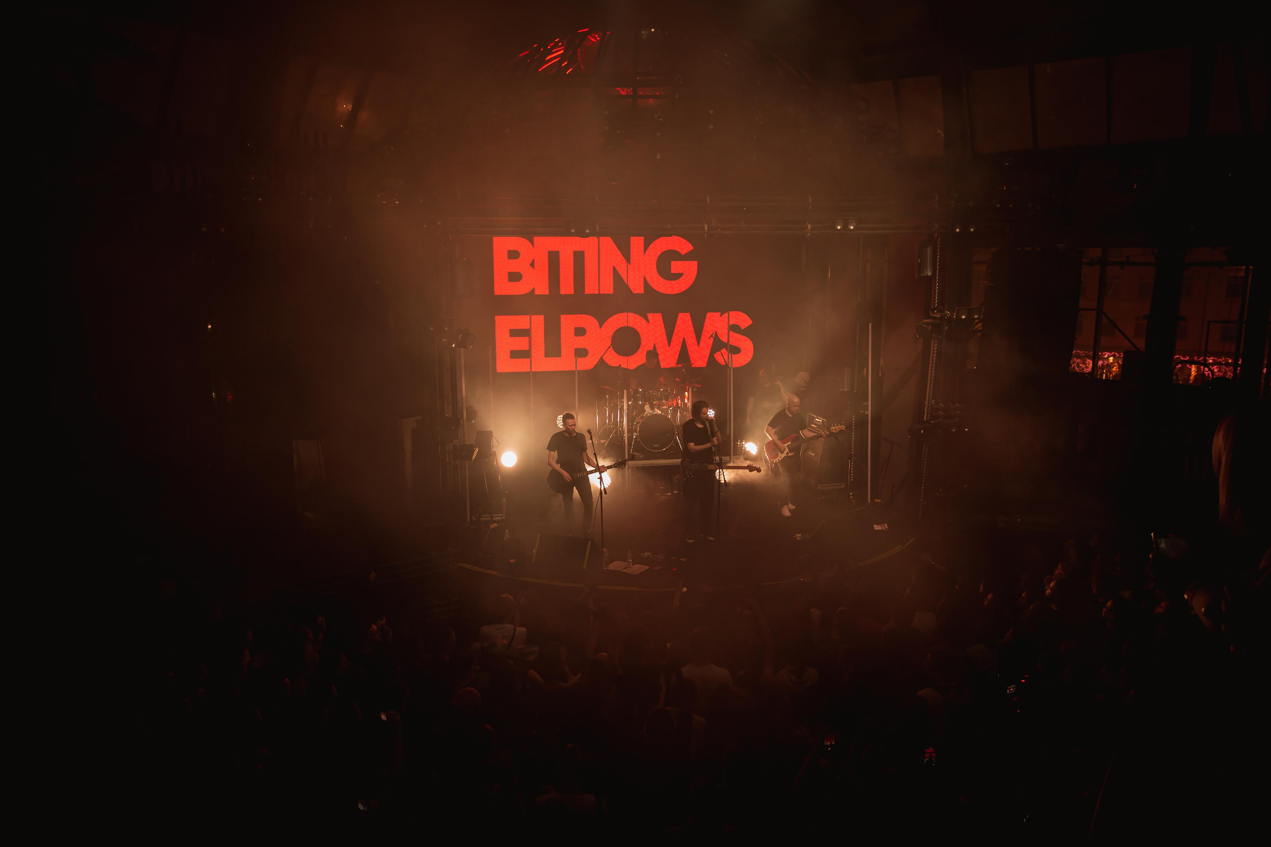 BITING ELBOWS. Photographer Sonkina Tatiana (Tanya Ash)