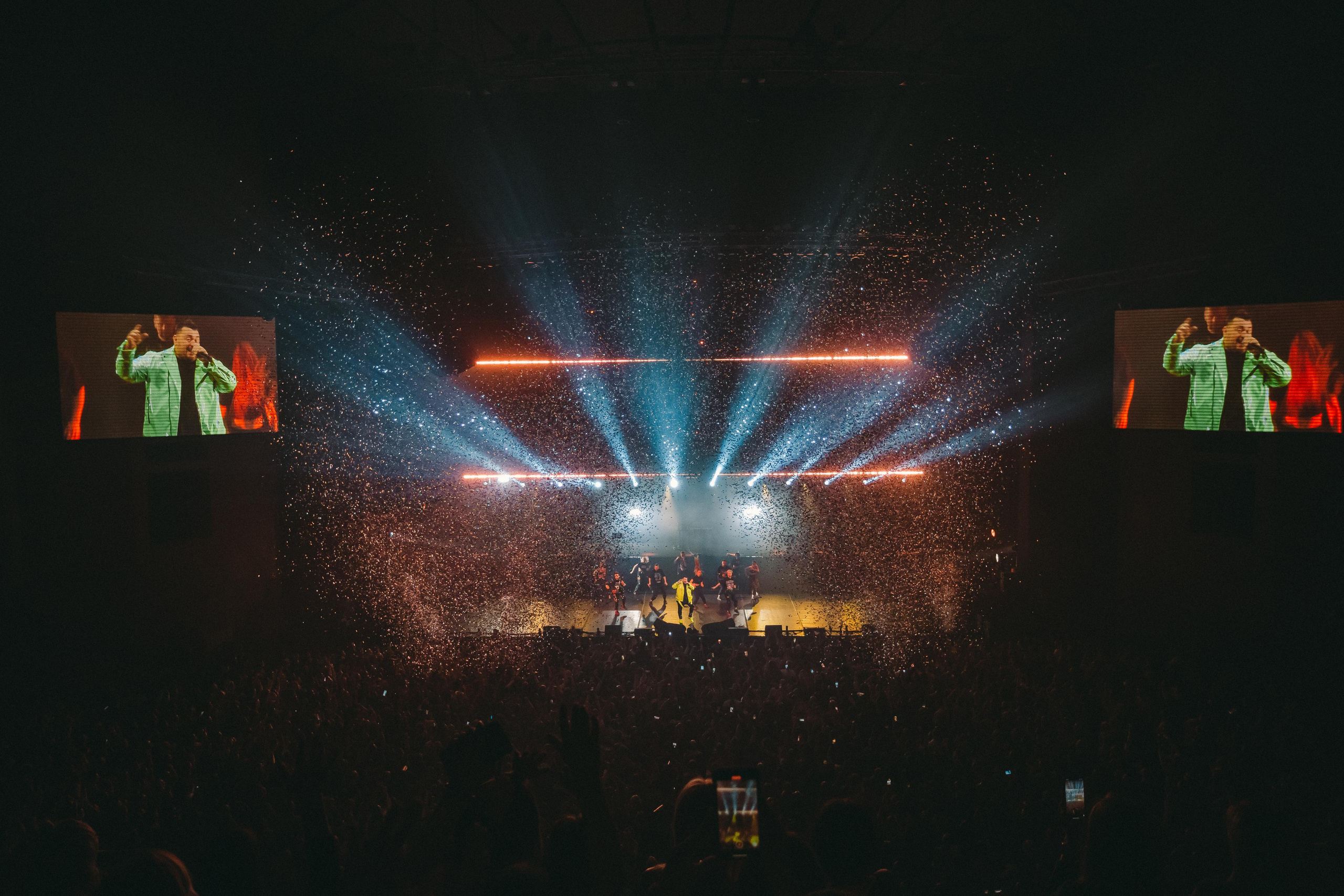 РУКИ ВВЕРХ. Фотограф Сонкина Татьяна