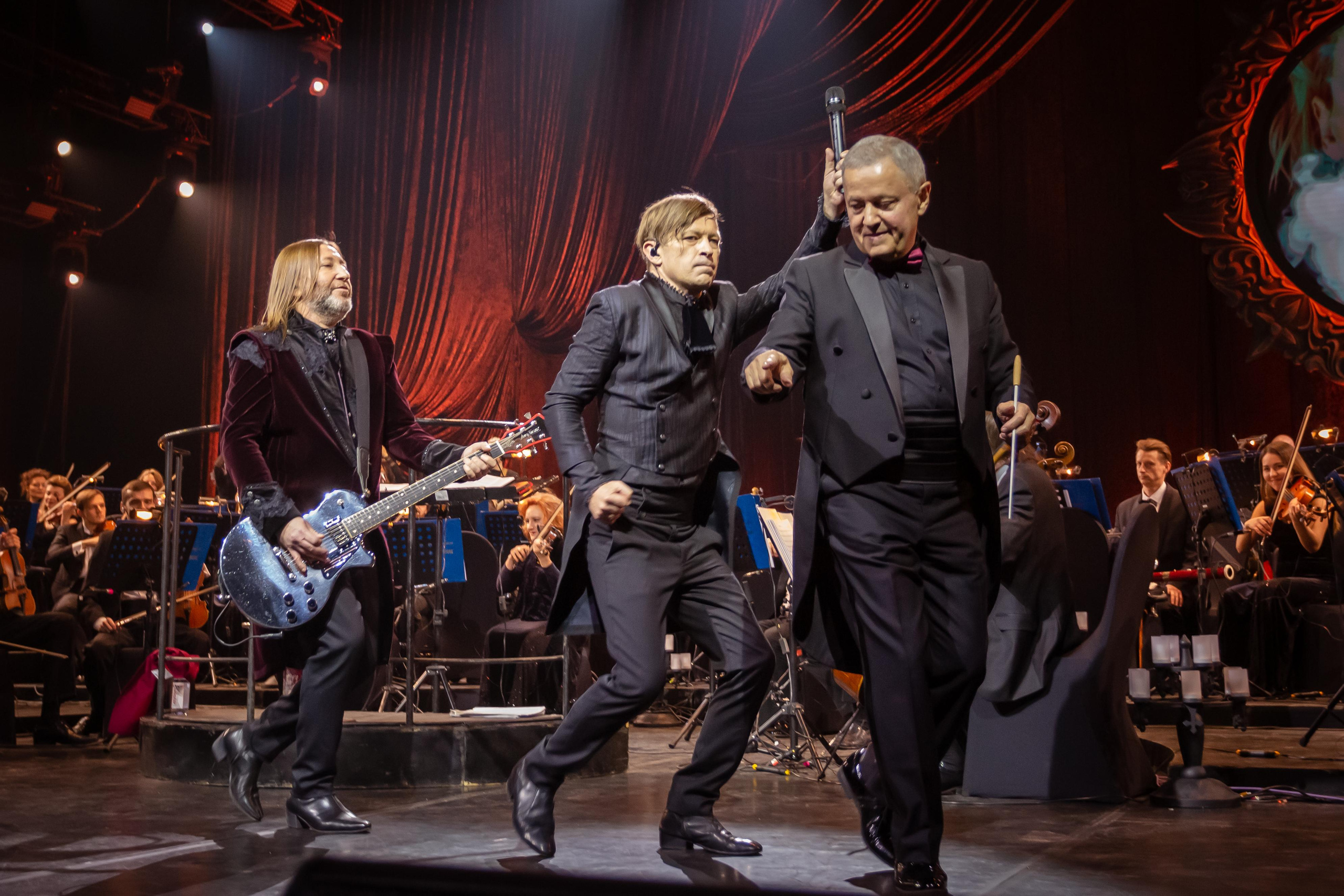 БИ-2 С СИМФОНИЧЕСКИМ ОРКЕСТРОМ. Photographer Sonkina Tatiana (Tanya Ash)