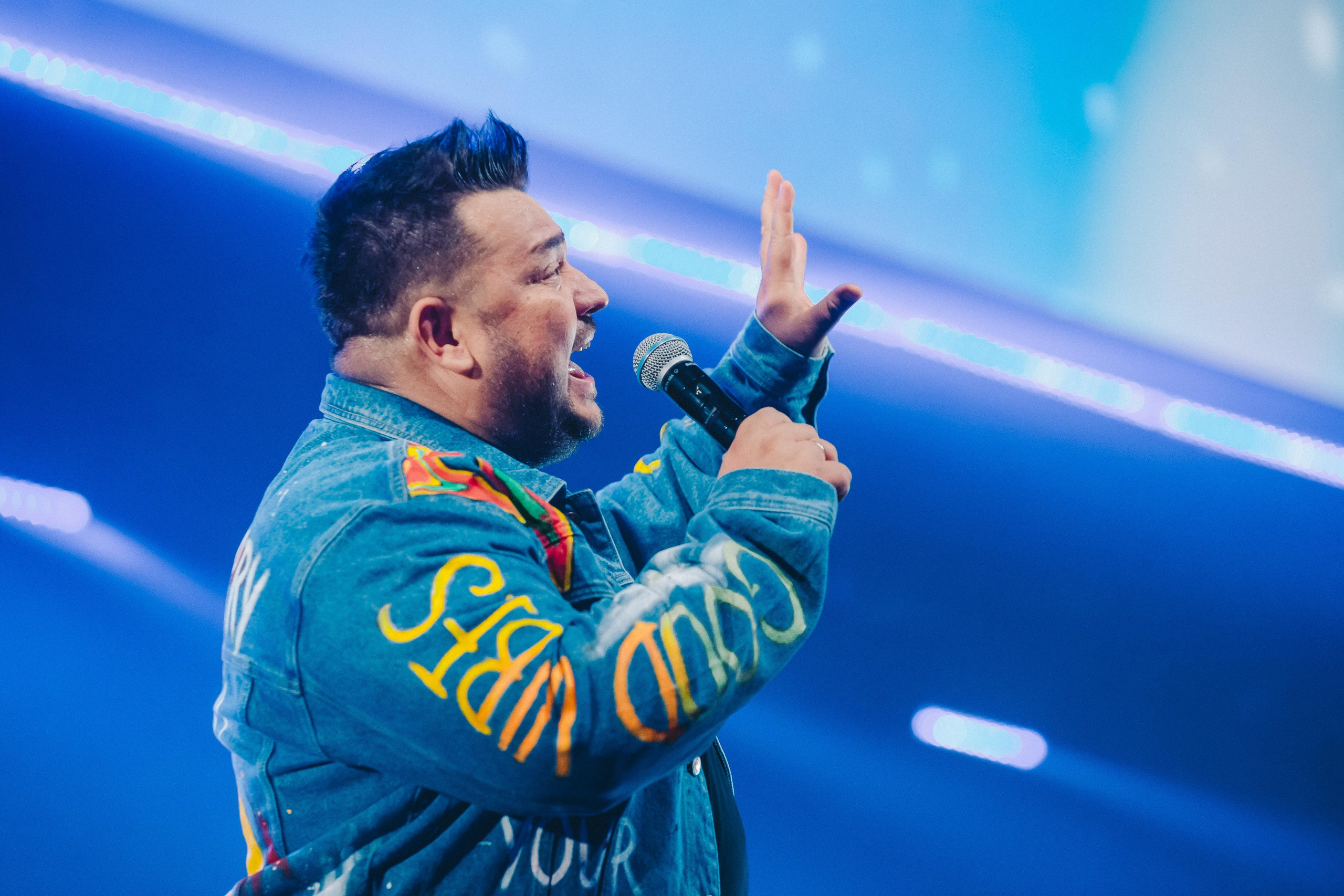 РУКИ ВВЕРХ. Фотограф Сонкина Татьяна