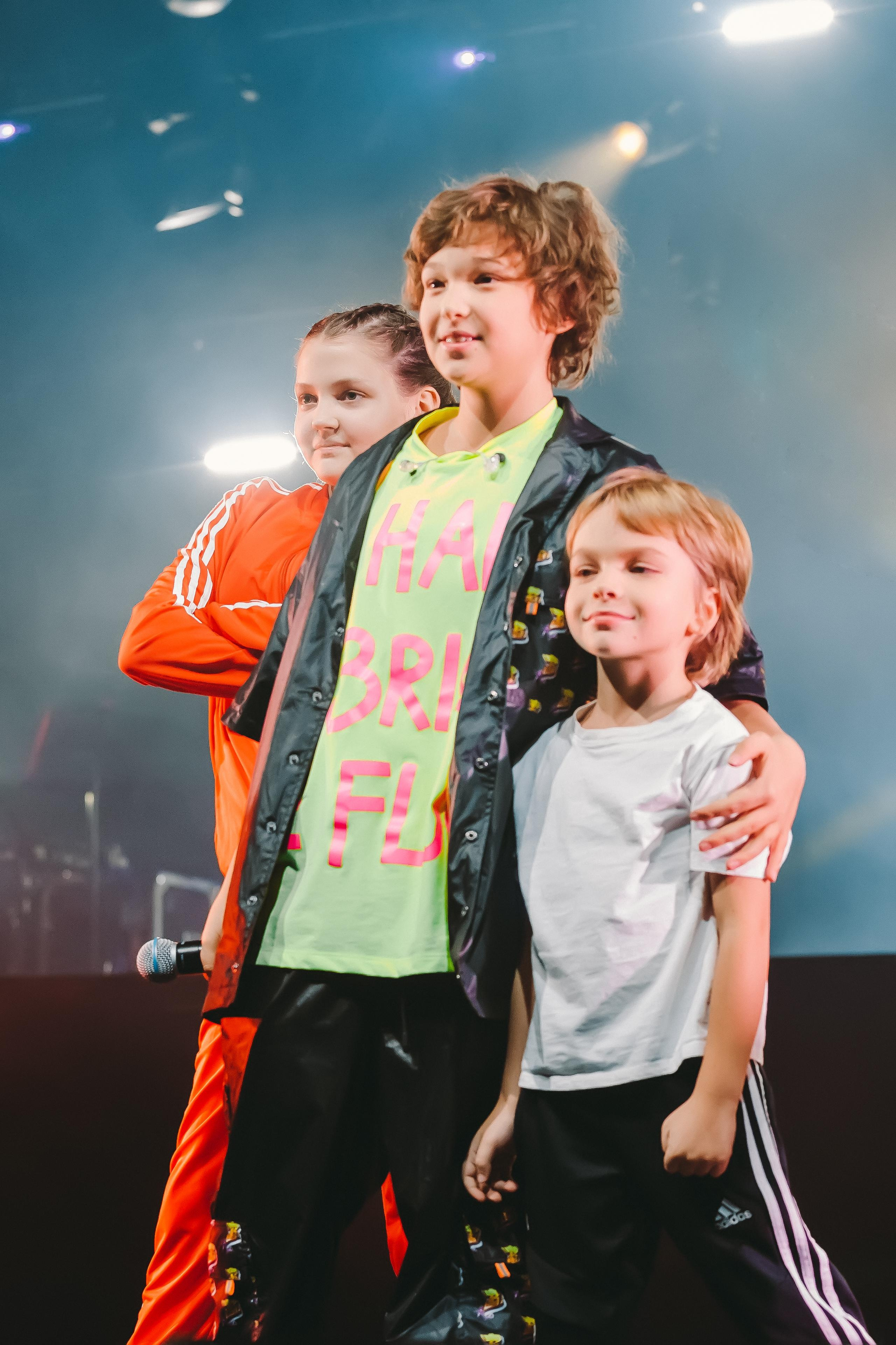 РУКИ ВВЕРХ. Фотограф Сонкина Татьяна