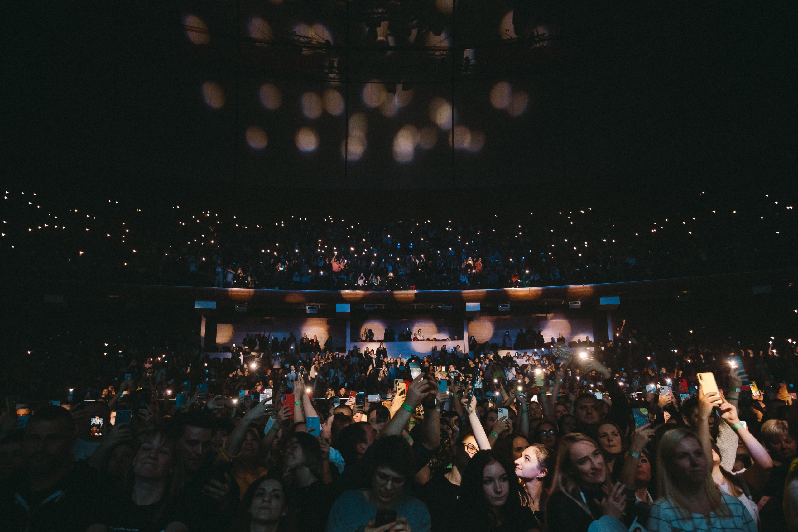 РУКИ ВВЕРХ. Фотограф Сонкина Татьяна