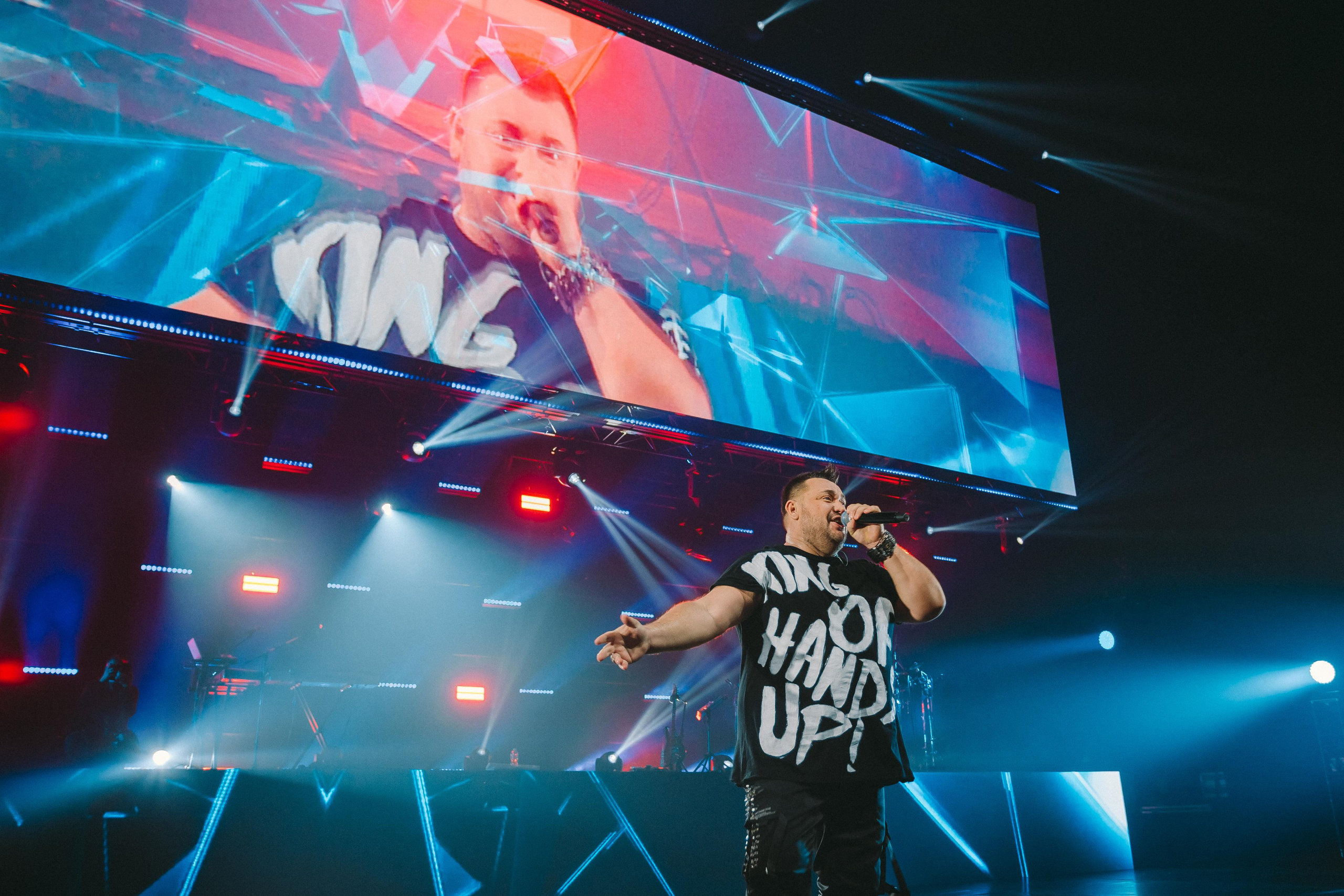 РУКИ ВВЕРХ. Фотограф Сонкина Татьяна