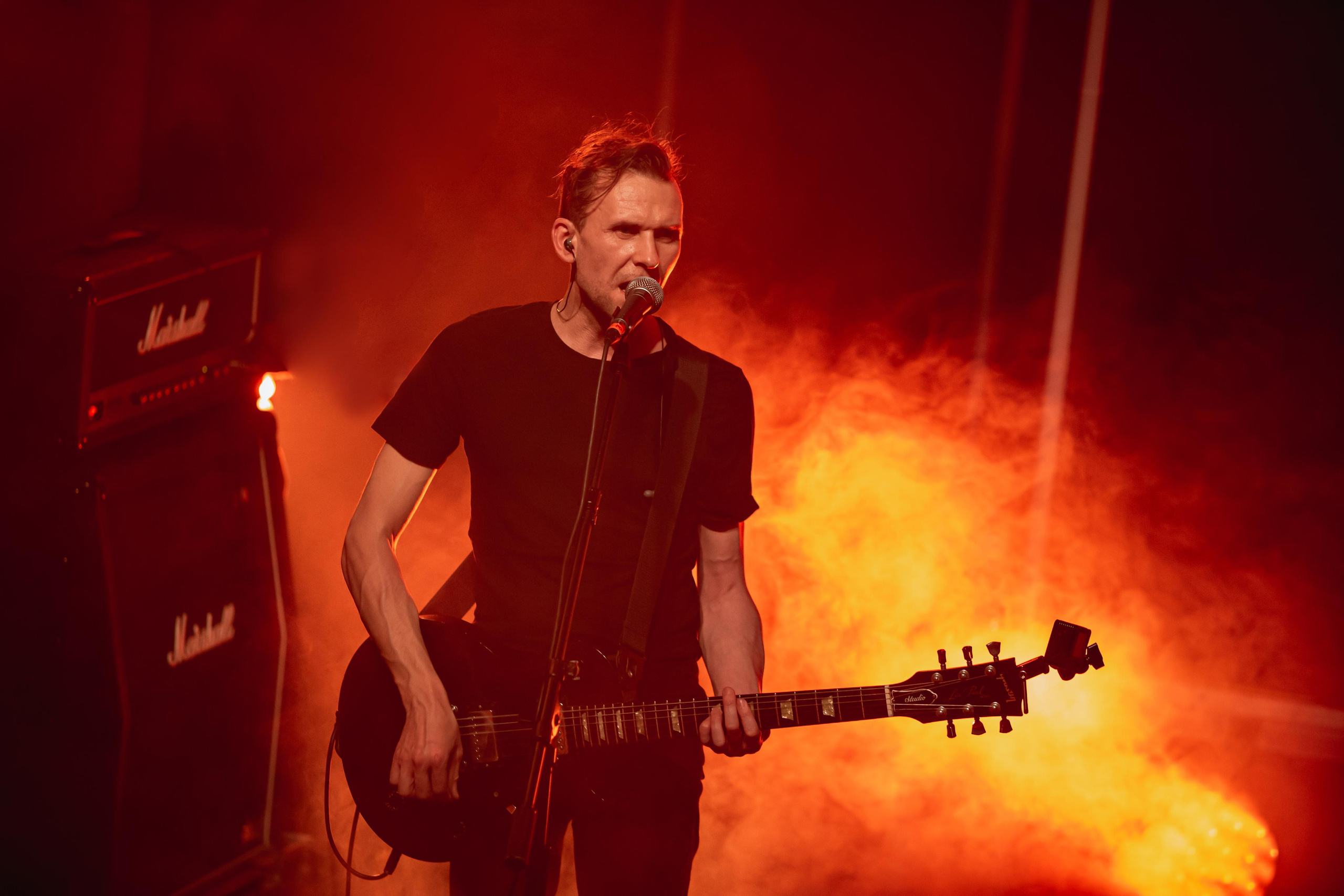 BITING ELBOWS. Photographer Sonkina Tatiana (Tanya Ash)