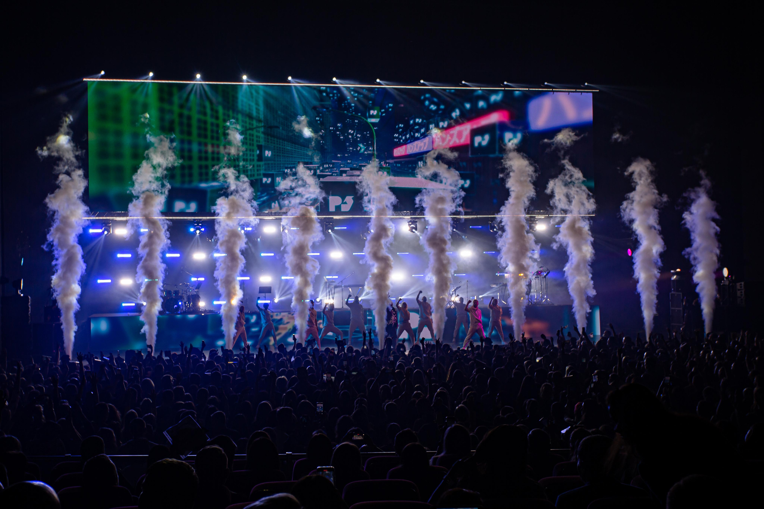 РУКИ ВВЕРХ. Фотограф Сонкина Татьяна