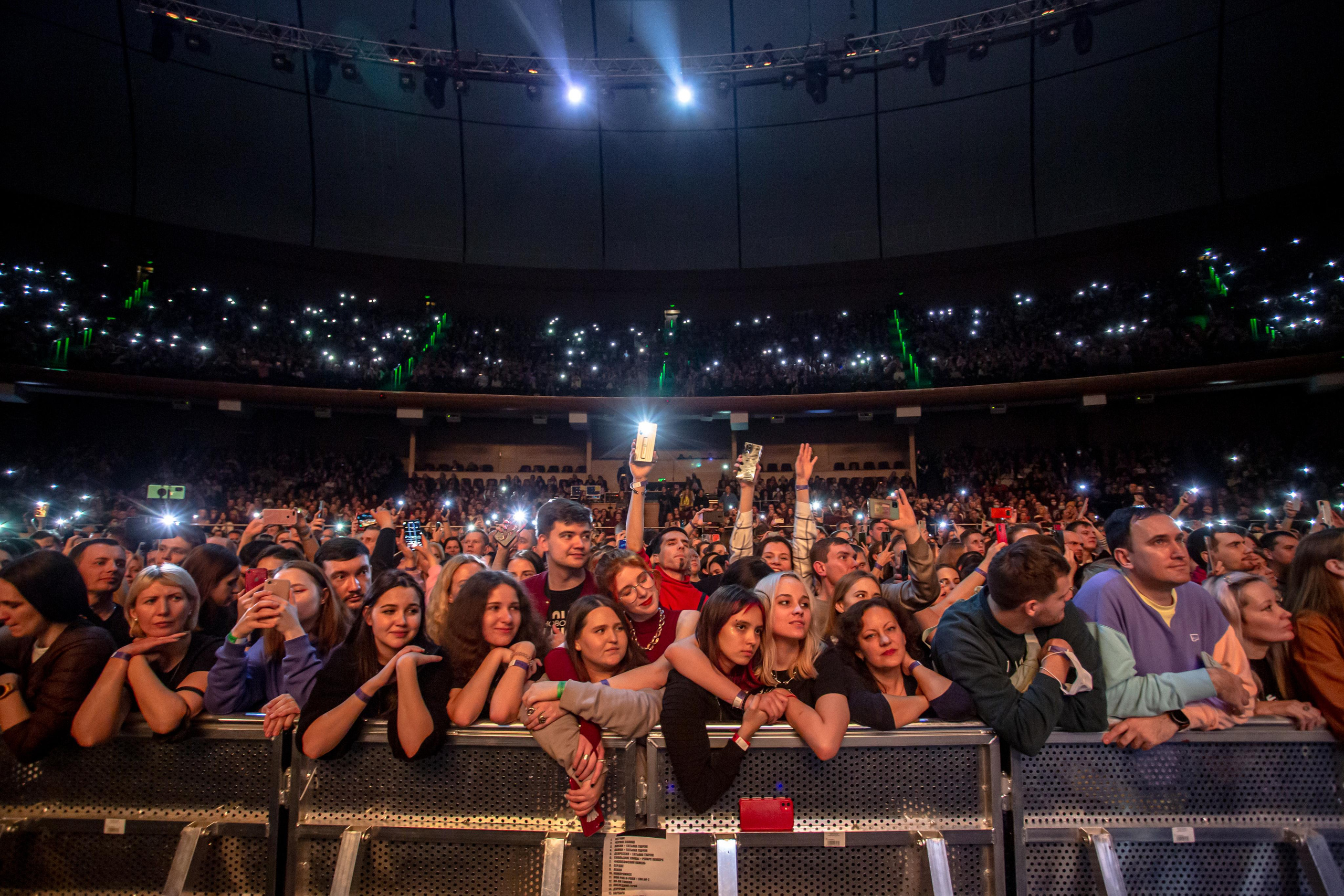 БИ-2 С СИМФОНИЧЕСКИМ ОРКЕСТРОМ. Photographer Sonkina Tatiana (Tanya Ash)