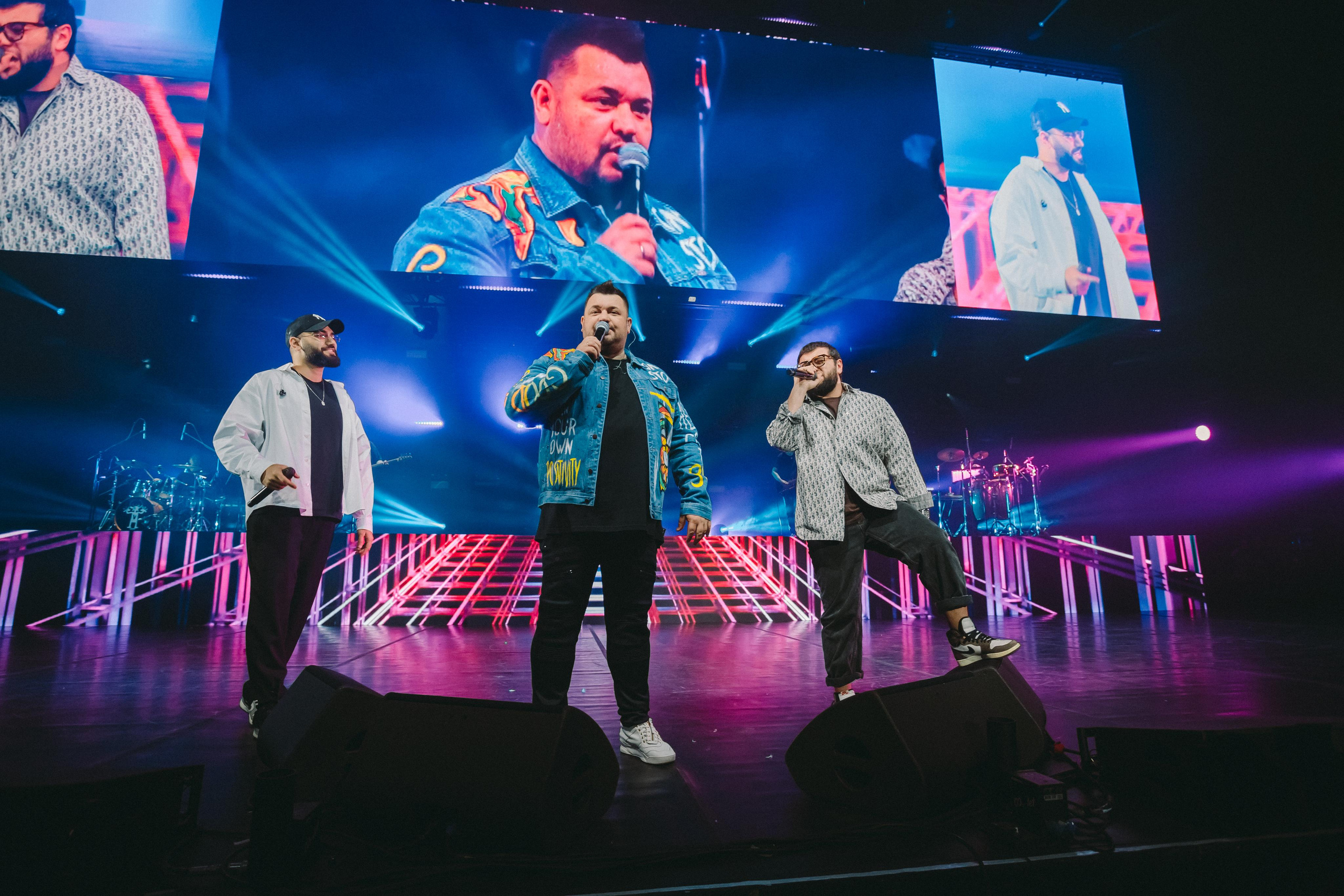 РУКИ ВВЕРХ. Фотограф Сонкина Татьяна