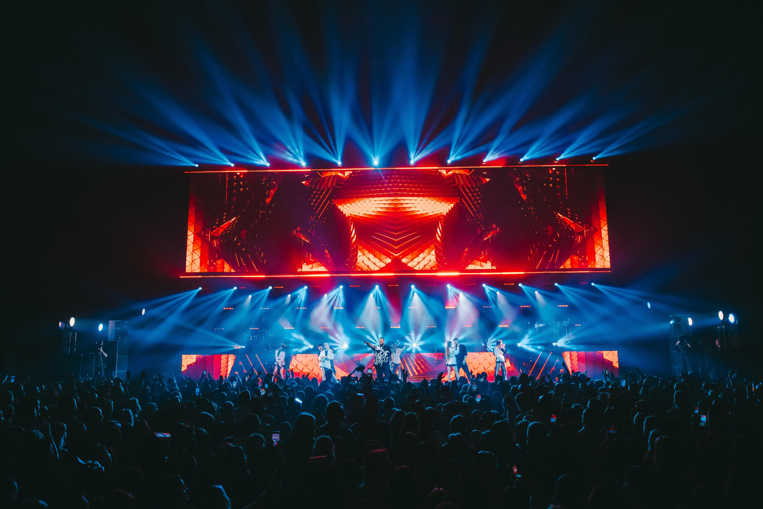 РУКИ ВВЕРХ. Фотограф Сонкина Татьяна