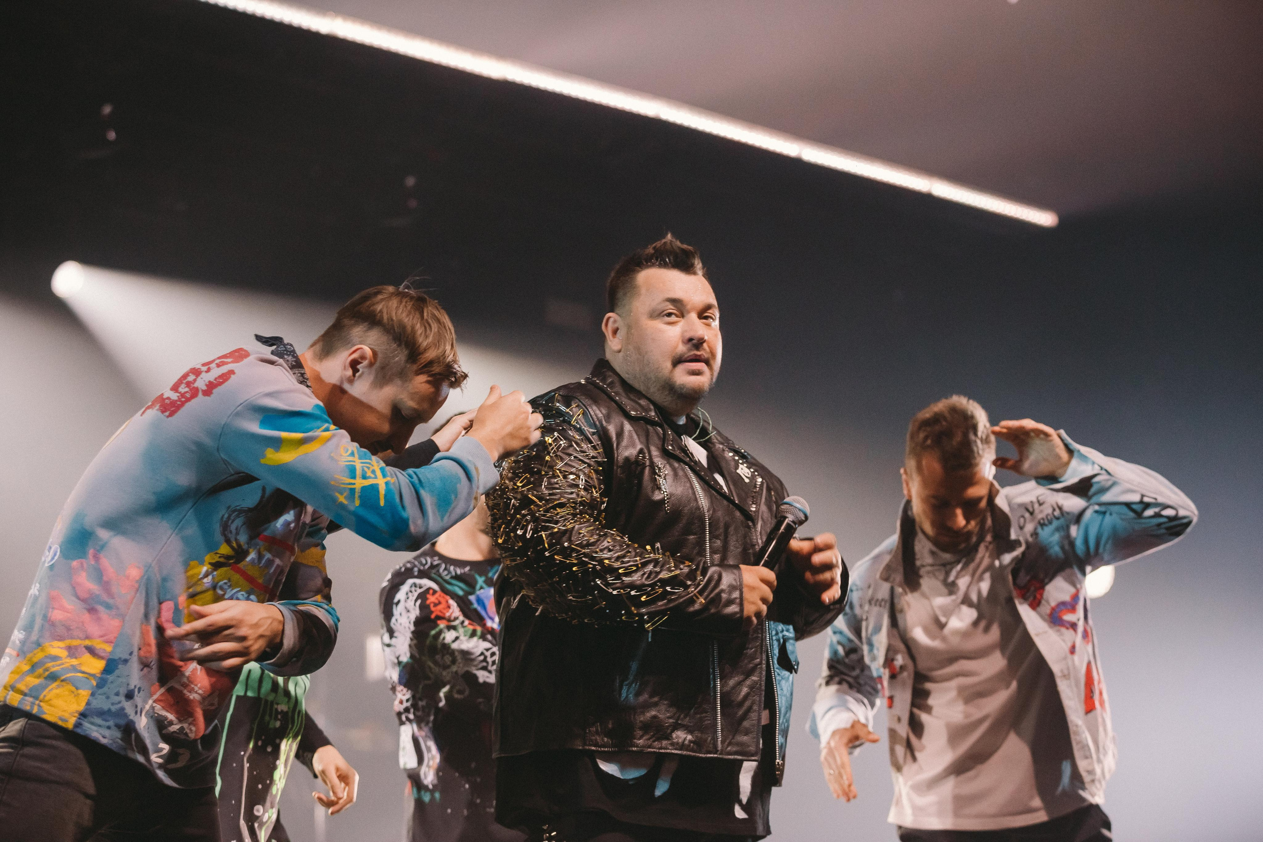 РУКИ ВВЕРХ. Фотограф Сонкина Татьяна