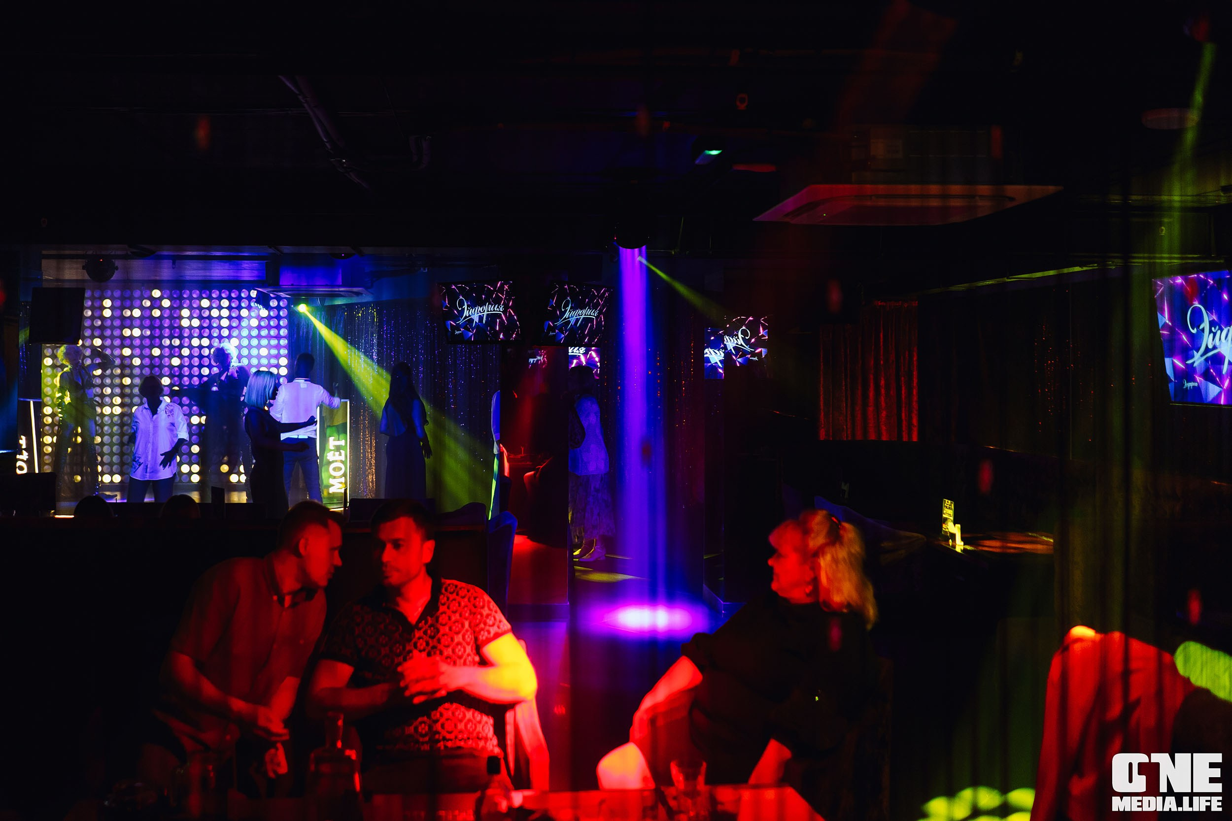 Фоторепортаж из караоке-клуба Эйфория. One Media Life: фоторепортажи, фотоотчеты с мероприятий и заведений