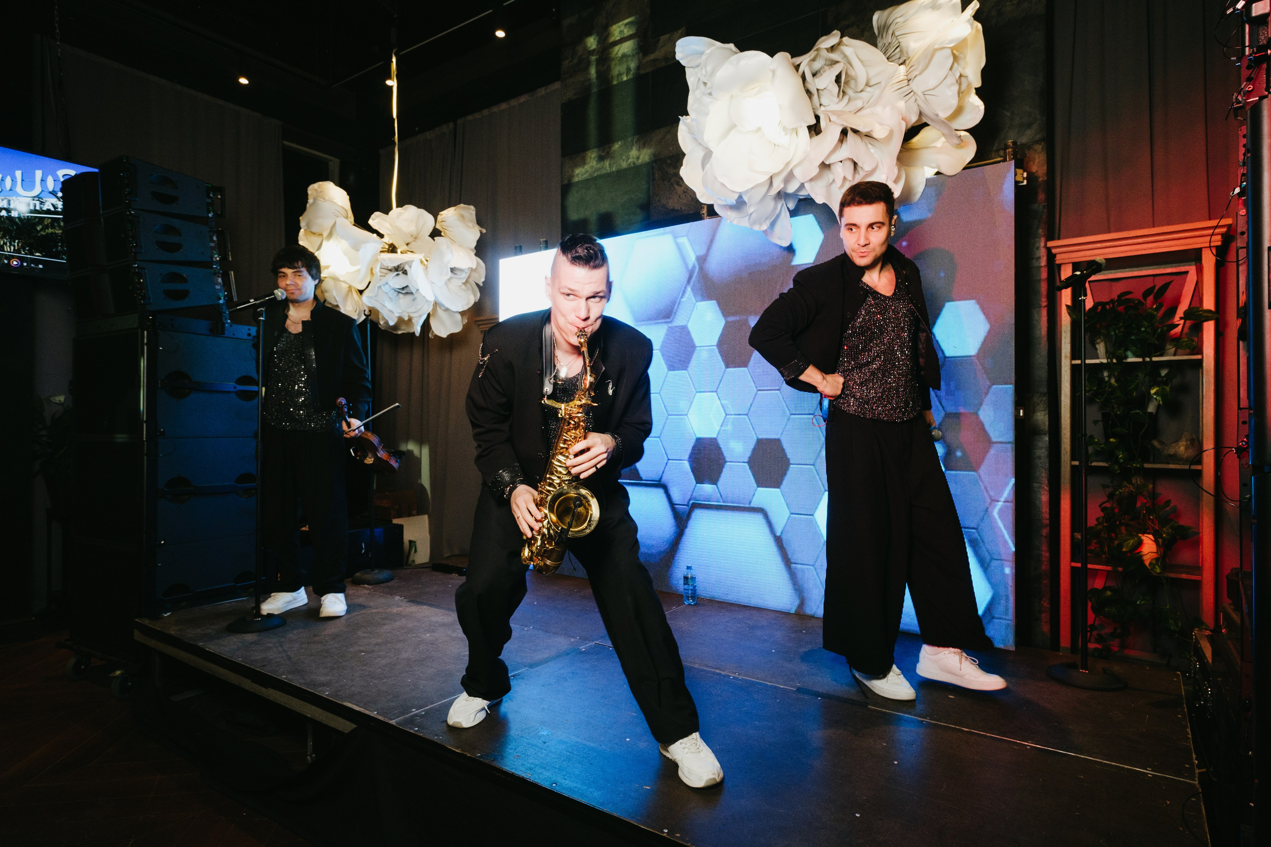 Корпоратив в Сириусу (Адлер) 10 лет компании. Свадебный фотограф Денис Ожигин в Краснодаре и крае. Эмоциональная и стильная съемка вашего дня