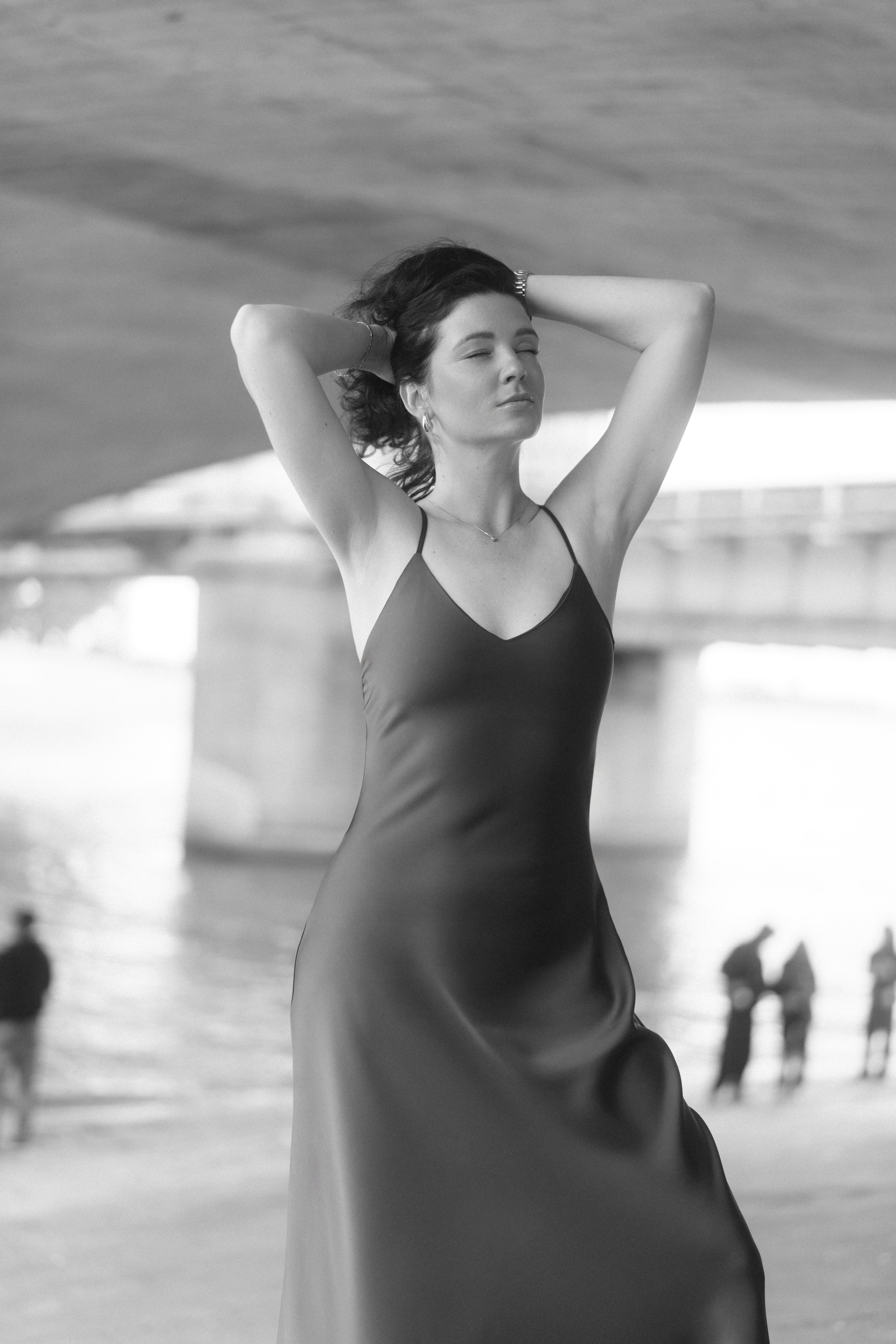 Уличная фотосессия с Катей Берлиной под Кировской дамбой в Казани