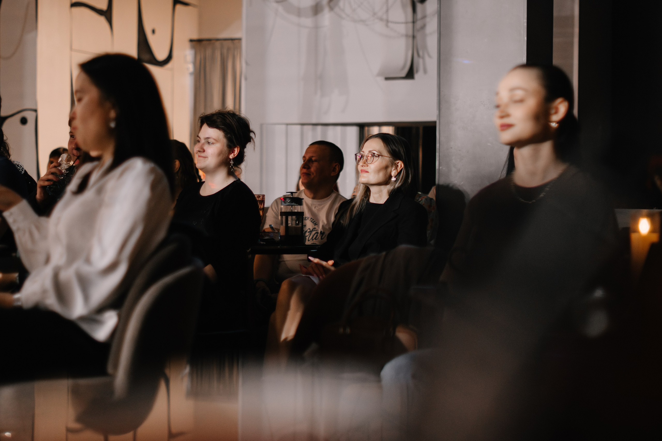 StandUp с Наташей Красновой. 1 апреля в Sketch. Фотограф в Челябинске Любовь Денисенко