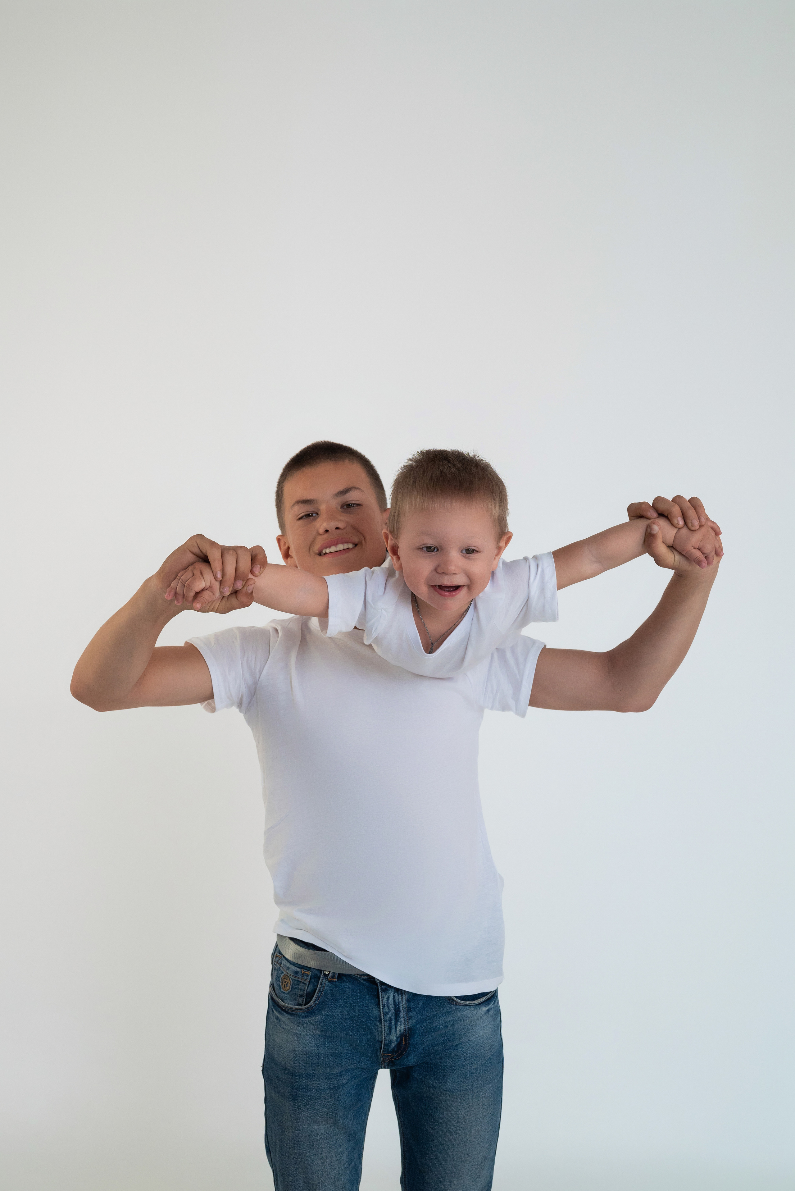 Трое братьев. Фотограф в городе Салават