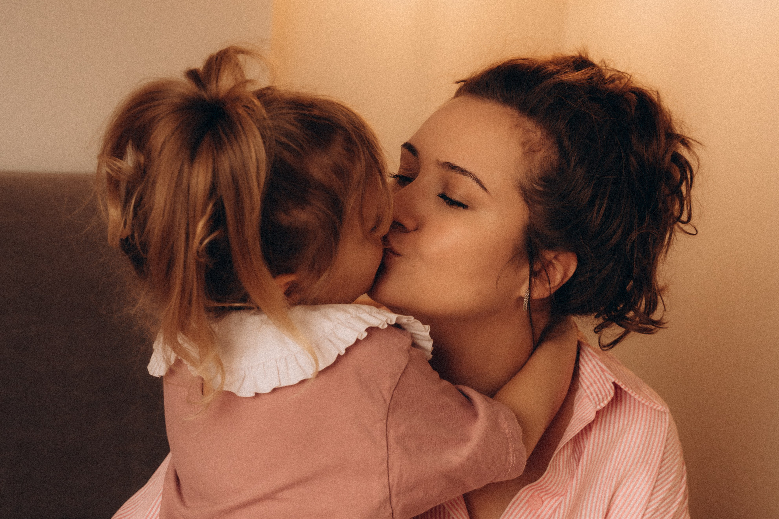 Маша с дочкой Машей (домашняя съемка). Аплас Анастасия