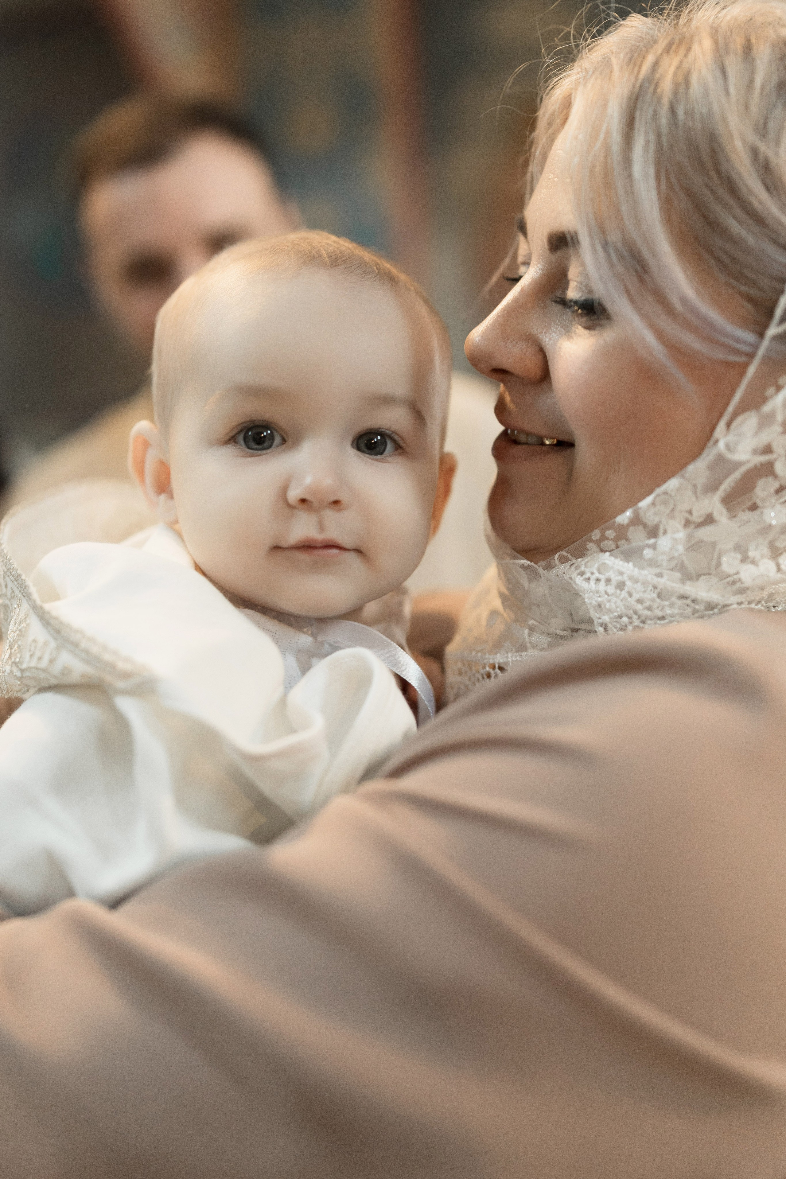 Крещение Миланы в церкви иконы Божией Матери / пасмурная погода. Анастасия Безуглова- свадебный фотограф в Таганроге