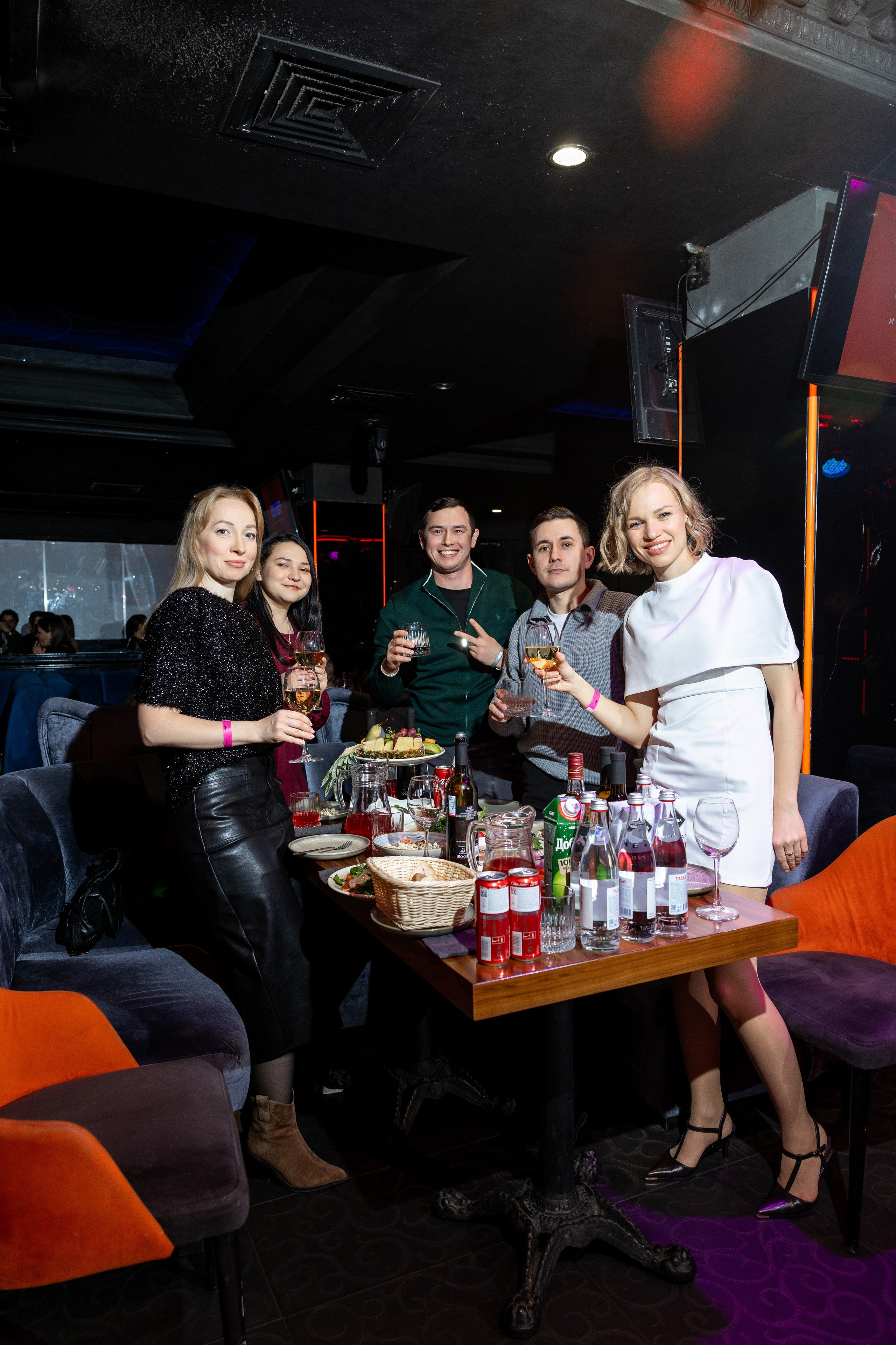 Новогодний корпоратив (ресторан «Мед»). Свадебный фотограф и контент фотограф в Казани Малыгина Елена