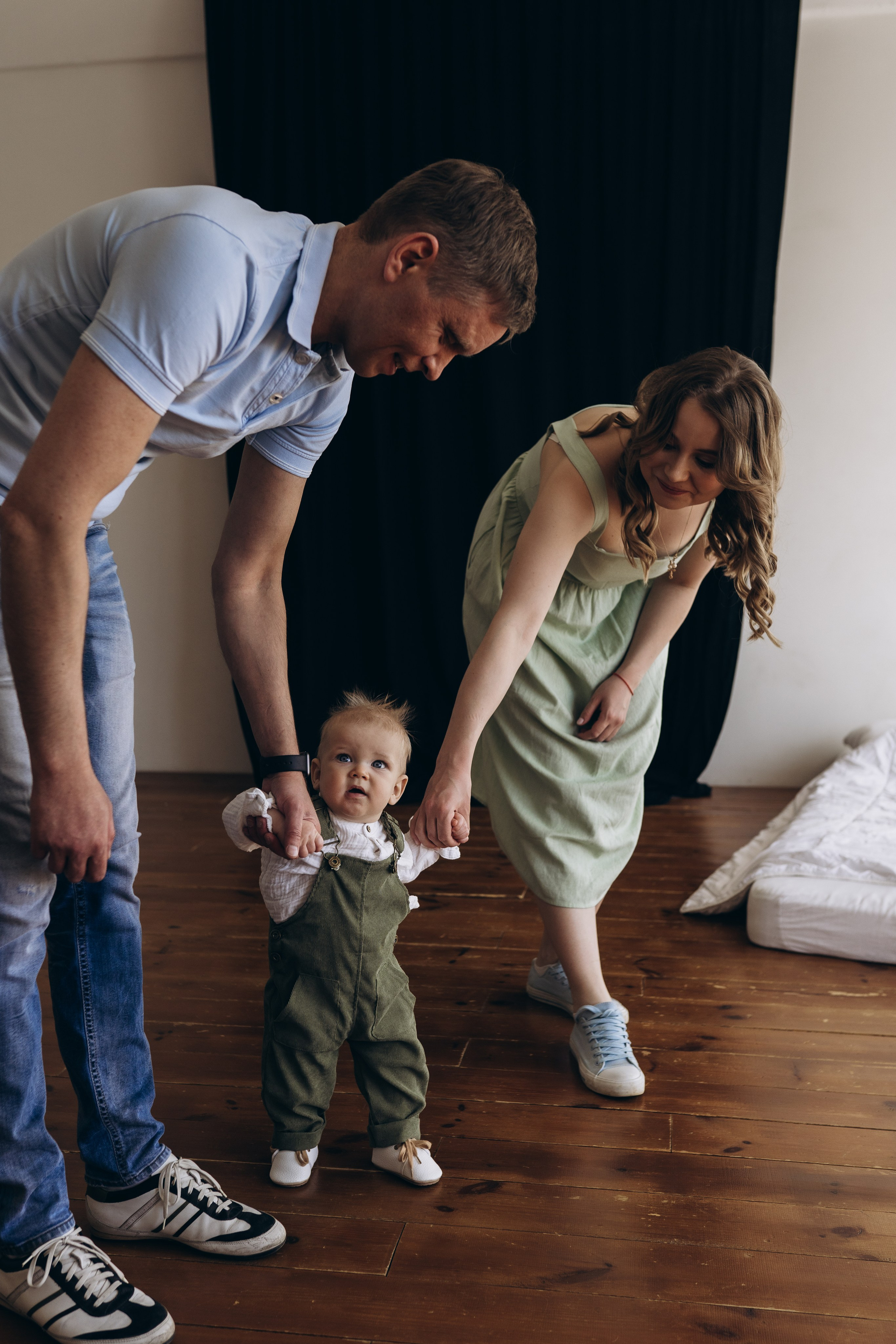 Семейная фотосессия в студии в Москве, семейный фотограф Анна Полушина. Свадебный фотограф в Москве Анна Полушина
