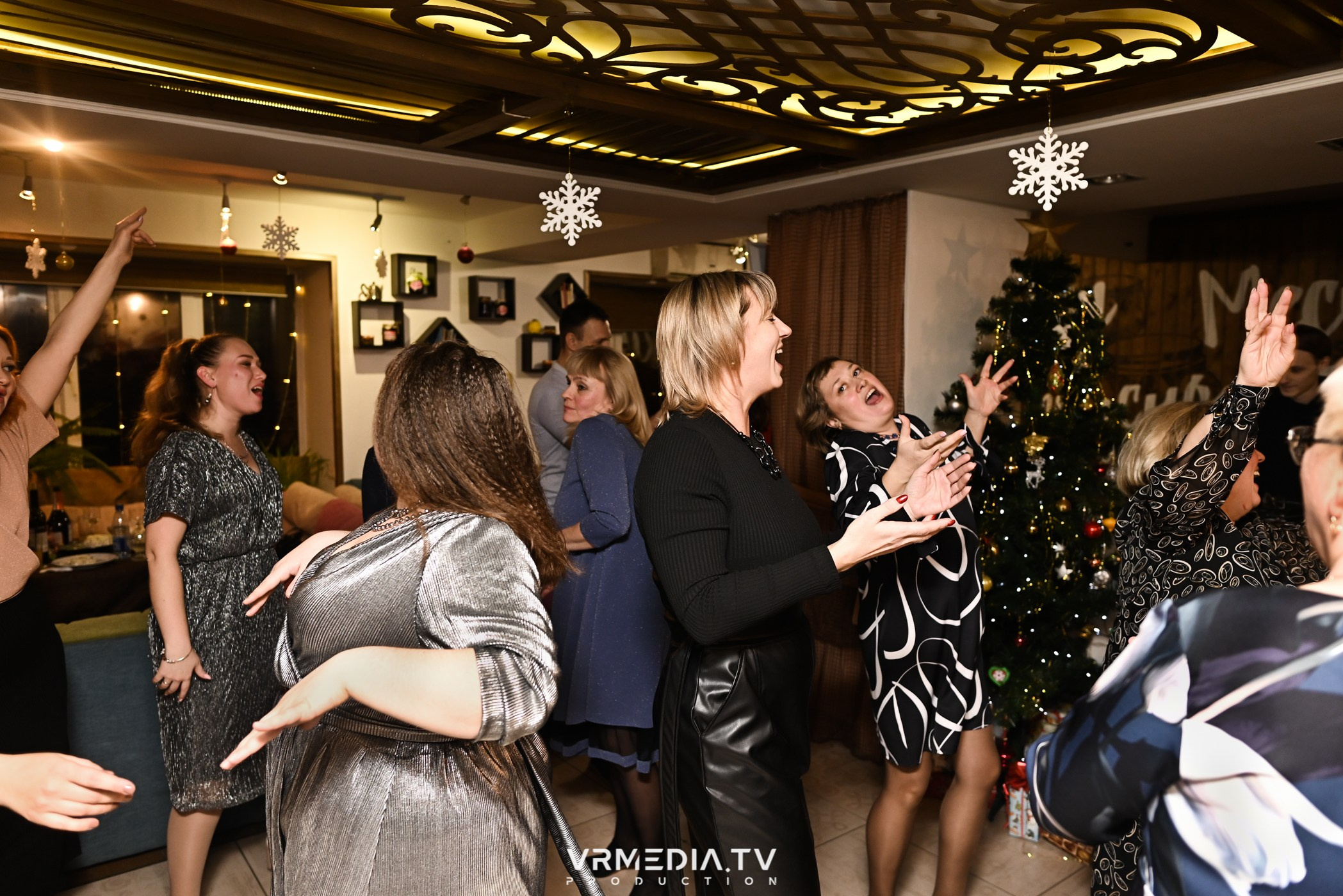 Новогодний вечер в кафе «кАмпот»