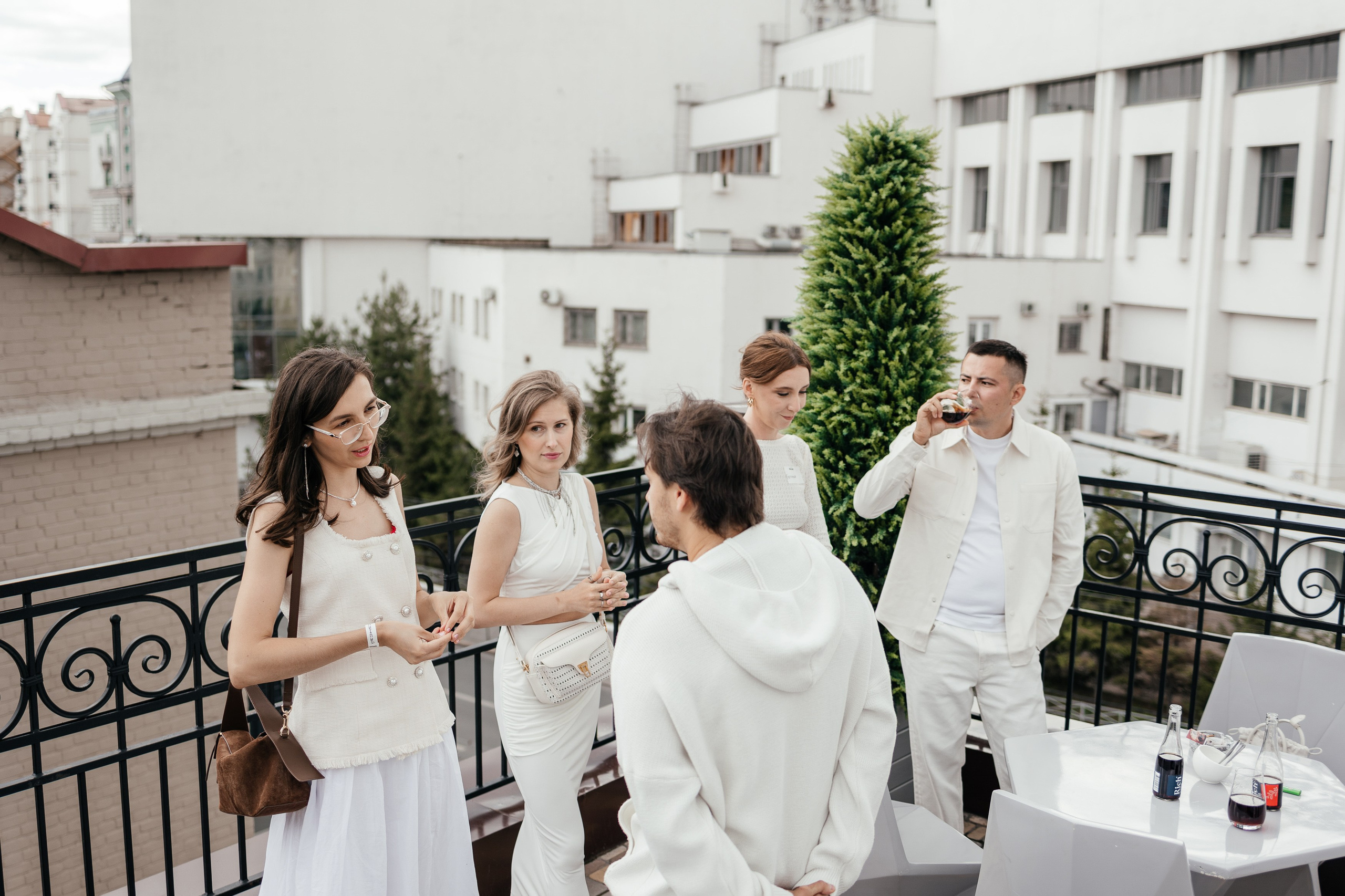 СЭНСЭЙ — бизнес клуб. Портретный и репортажный фотограф в Казани Максим Сипачев