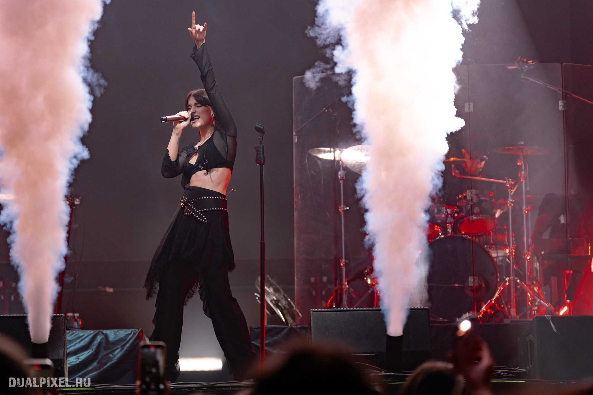 Mona. Магия музыки в кадре: Концертная Фотография