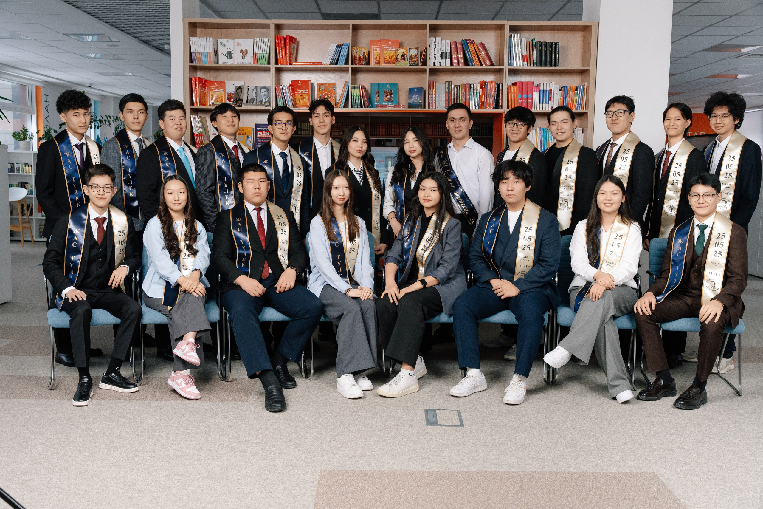 Общие кадры в школе. Выпускные альбомы в Нур-Султане (Астана) и по всему Казахстану