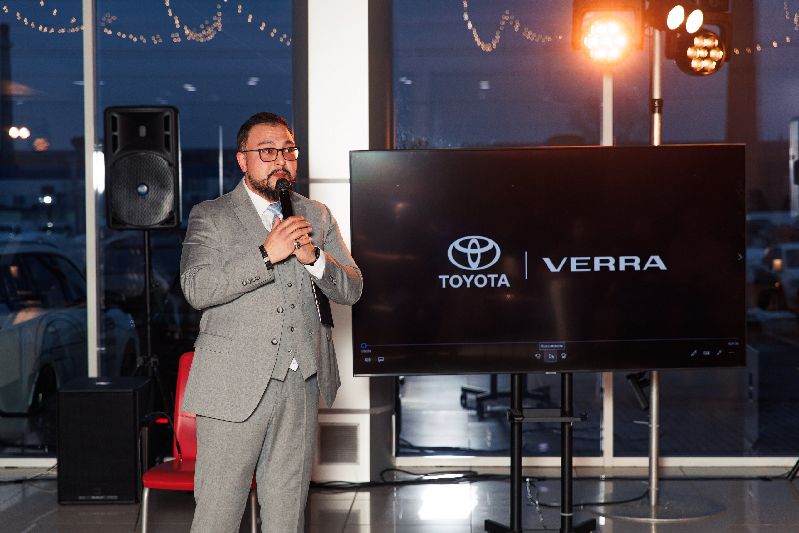 Презентация новой Toyota RAV4. Репортажный и свадебный фотограф в Уфе Павел Кожевников