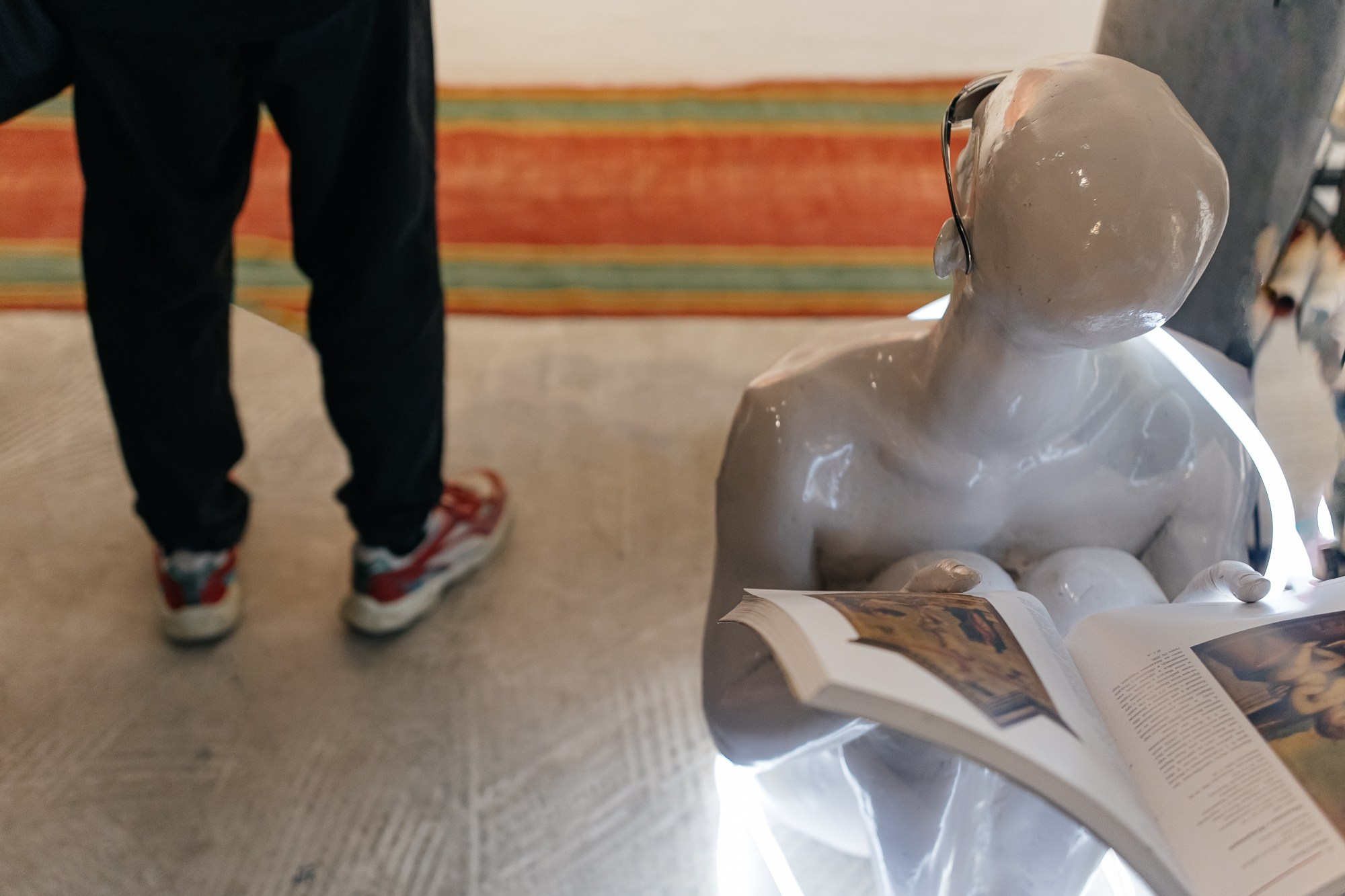 IZZI ROOM | Открытие выставки | май 2025. Репортажный фотограф в Санкт-Петербурге СПБ Алиса Ческидова на ваше мероприятие