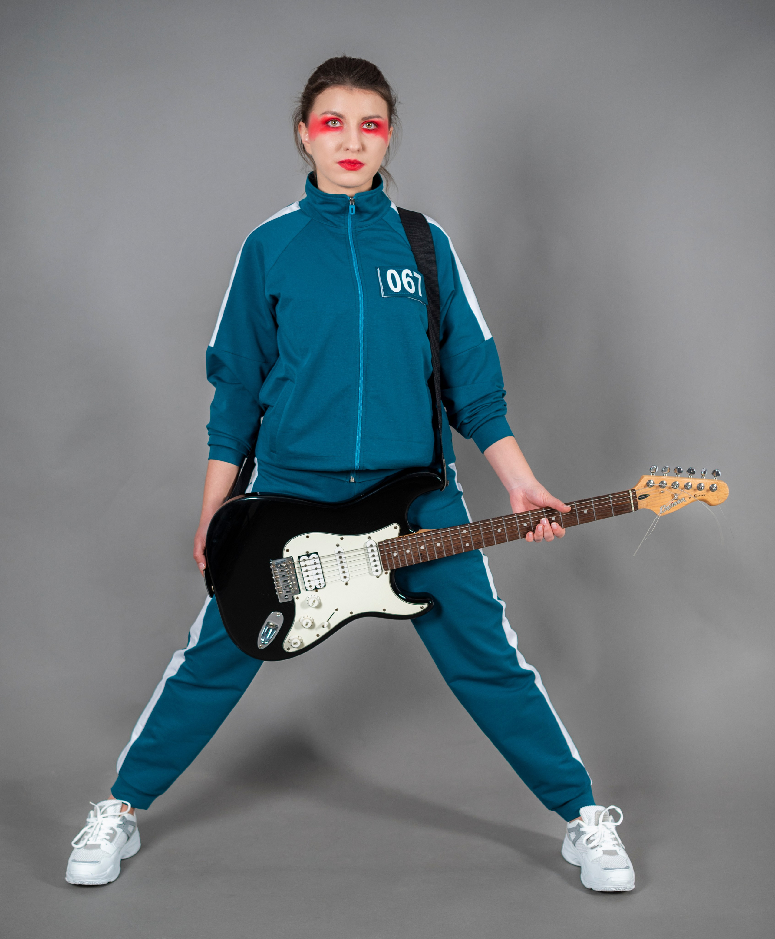 Фотопроект самоизоляция, сомнамбула, сновидческие видения, философия, одиночество, арт-фотография. девушка с гитарой