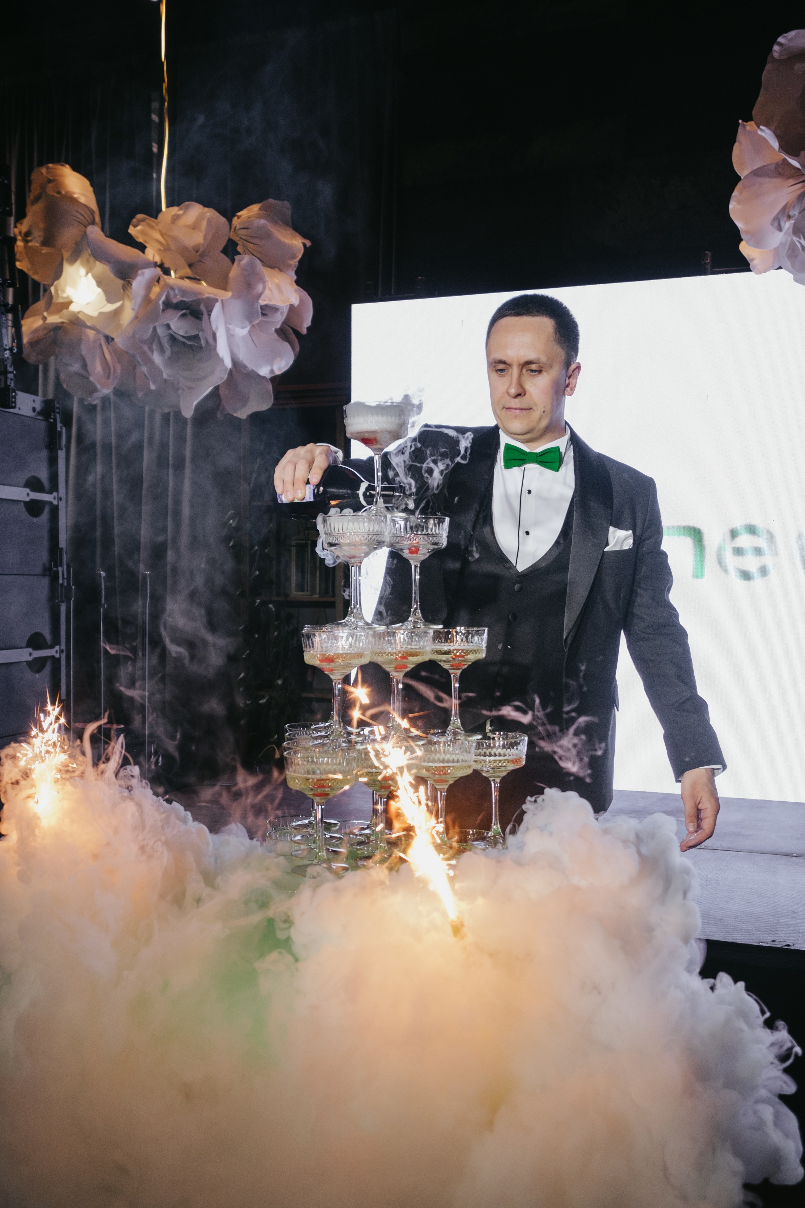 Корпоратив в Сириусу (Адлер) 10 лет компании. Свадебный фотограф Денис Ожигин в Краснодаре и крае. Эмоциональная и стильная съемка вашего дня