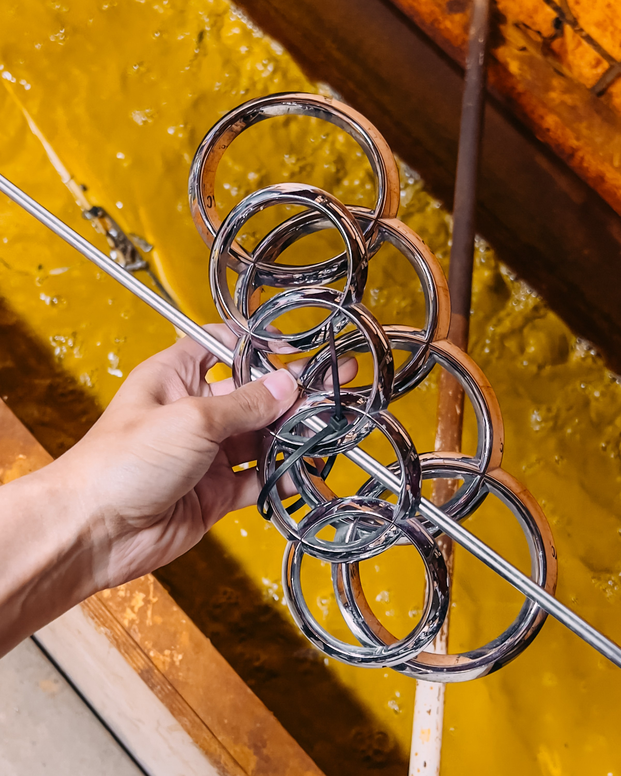 Audi A6 2 раза поменяла цвет, оклейка с проемами в зеленый и преклейка в серый. DeLorein