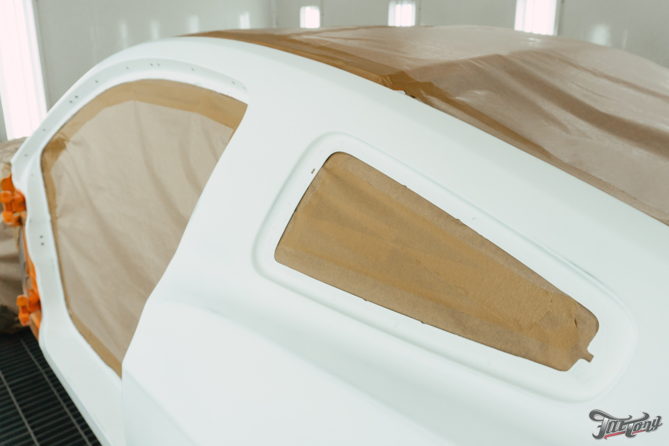 Ford Mustang Roush оранжевый окрас кузова и выкрас полос. DeLorein