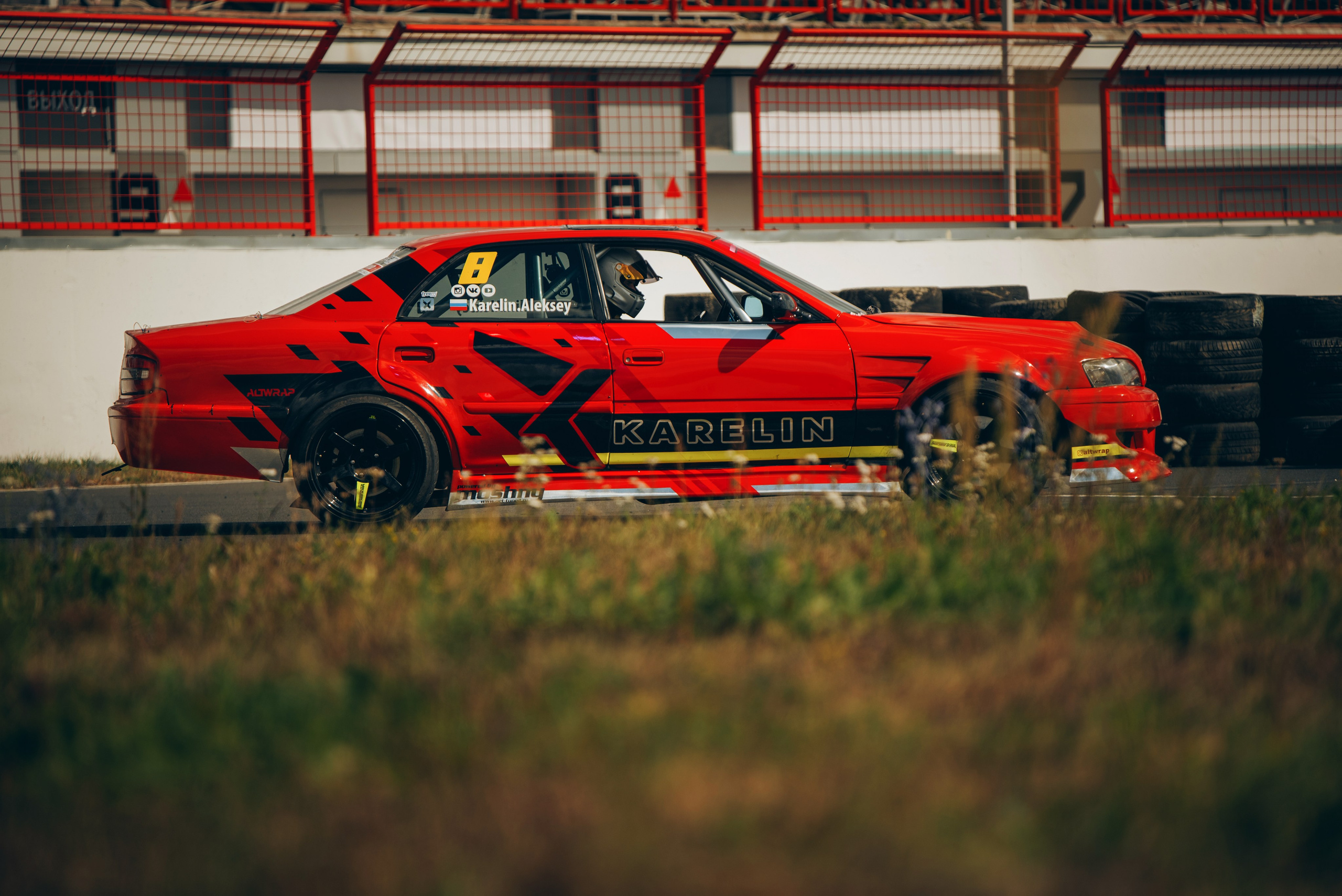 Rds запад ADM Raceway. DeLorein