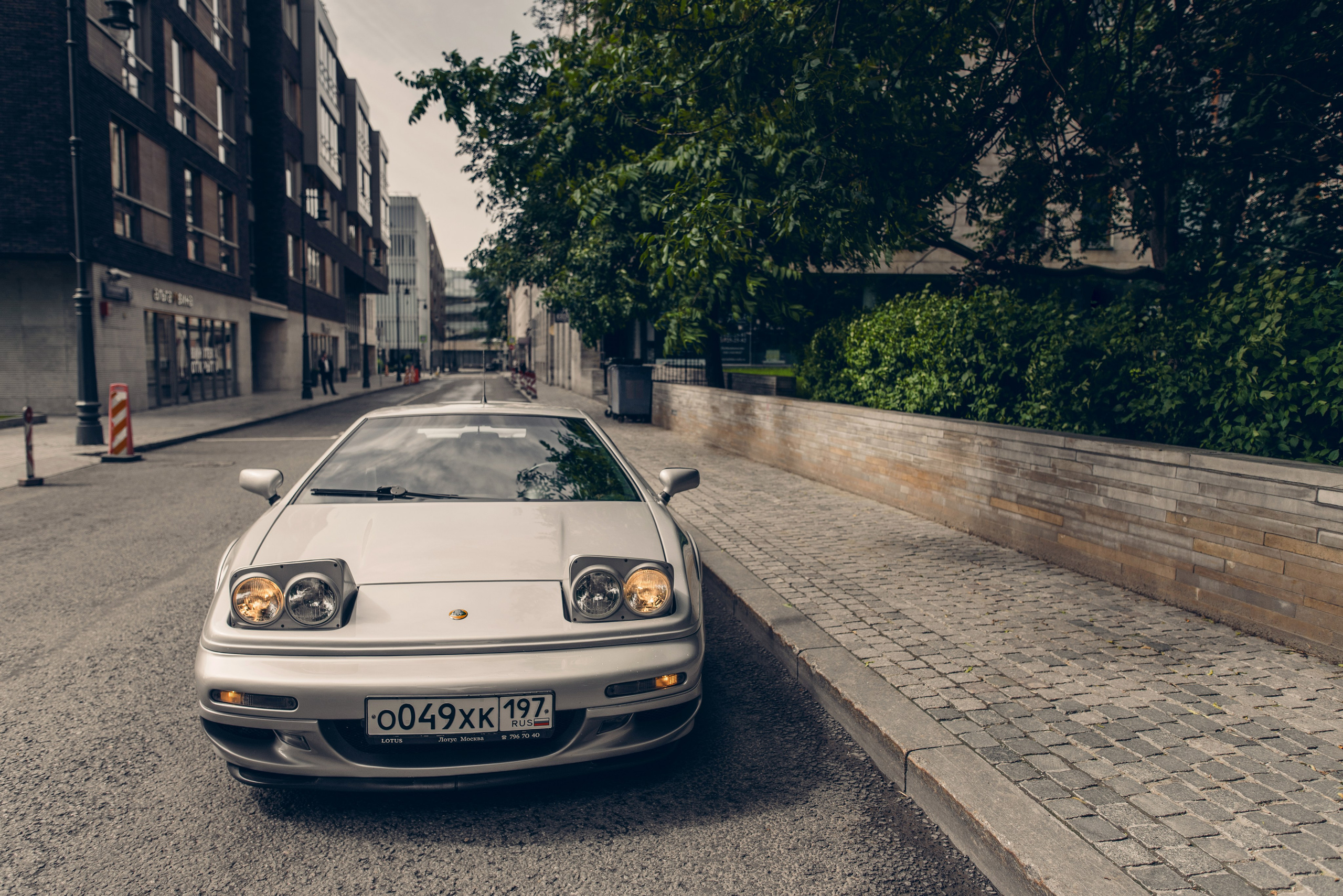 Lotus Esprit V8 lotuscars.ru. DeLorein