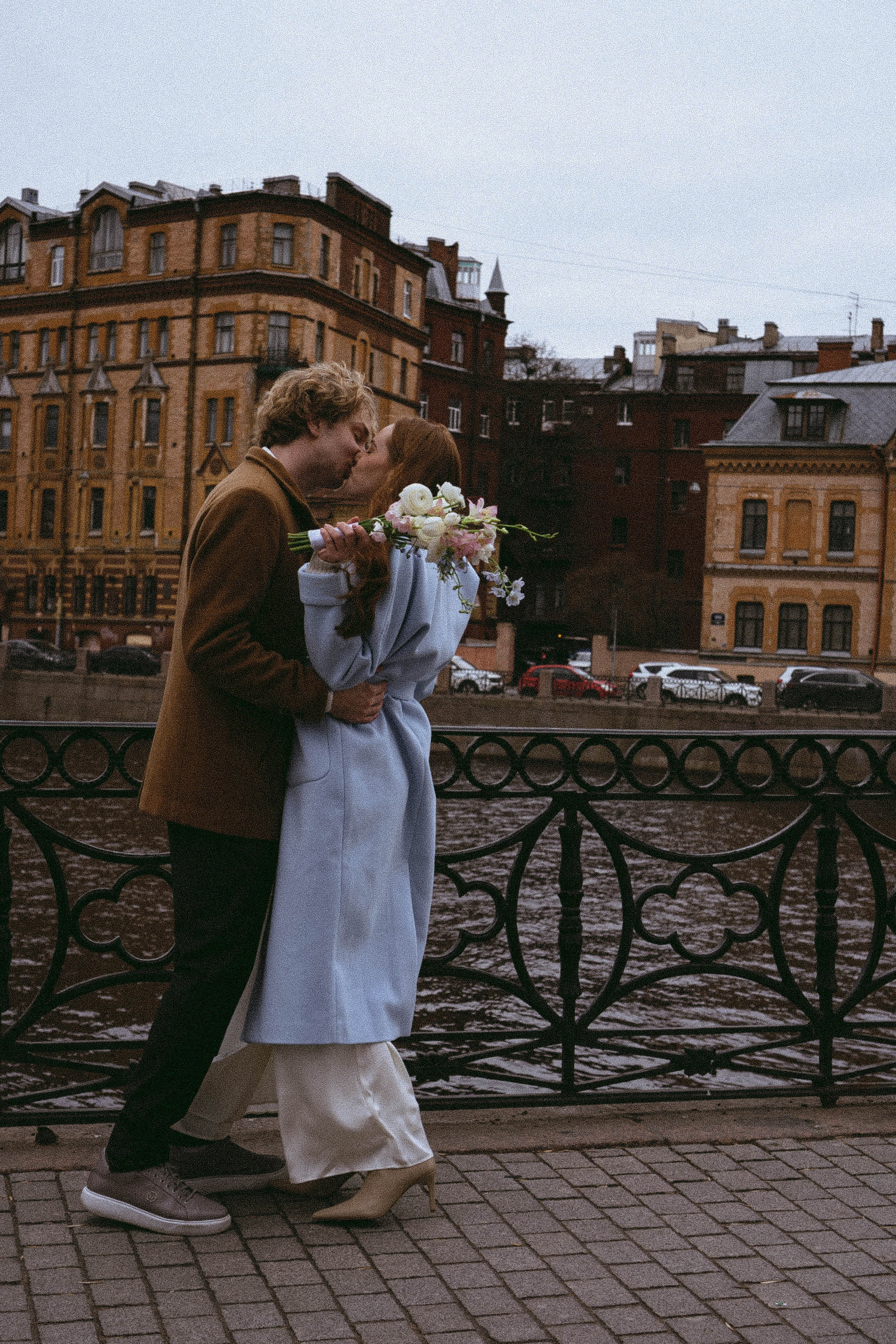 СВАДЕБНАЯ ПРОГУЛКА ПО ПЕТРОГРАДКЕ ВЕСНОЙ (ФОТОСЕССИИЯ ПАРЫ СВАДЕБНАЯ). Профессиональный фотограф, Санкт-Петербург — Виктория Богомолова